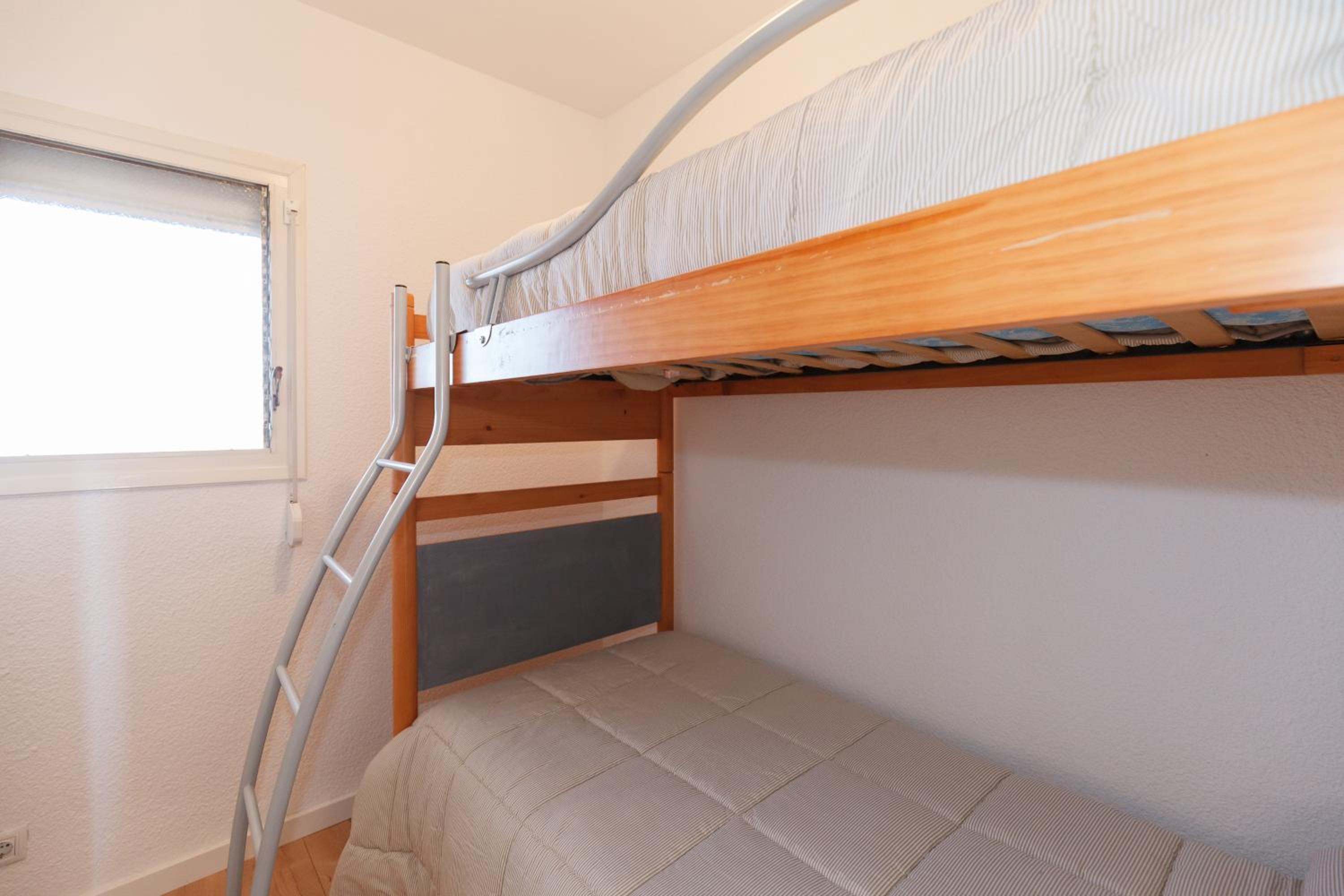 Apartment with Balcony - Photo 15