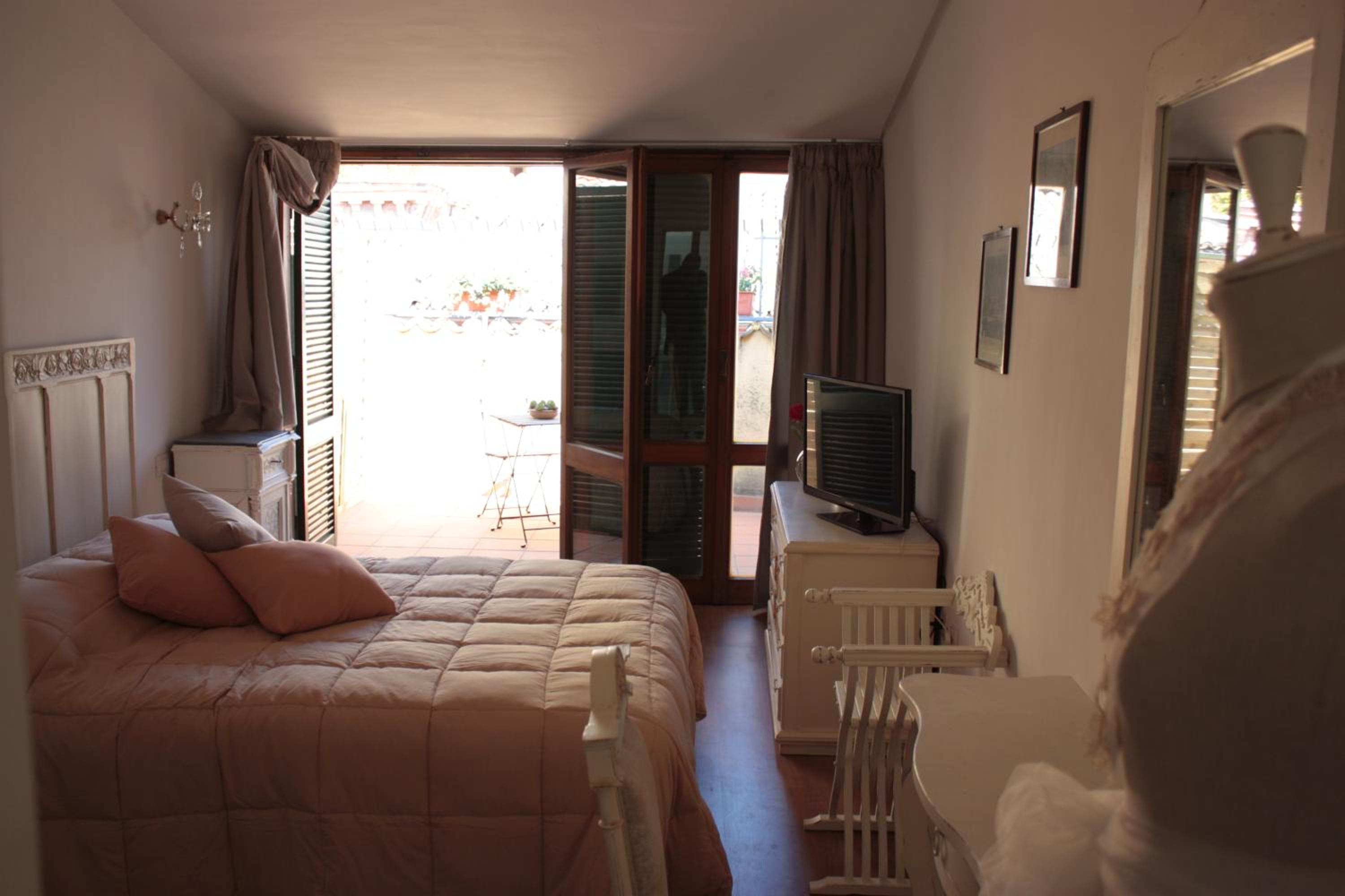 Double Room with Balcony photo 3