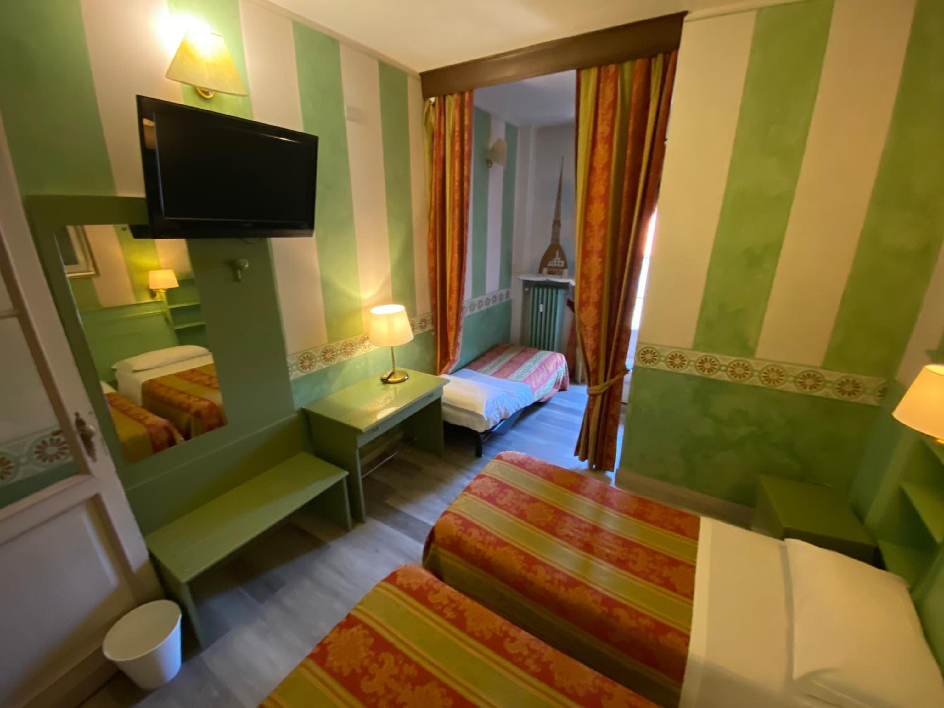 Standard Quadruple Room