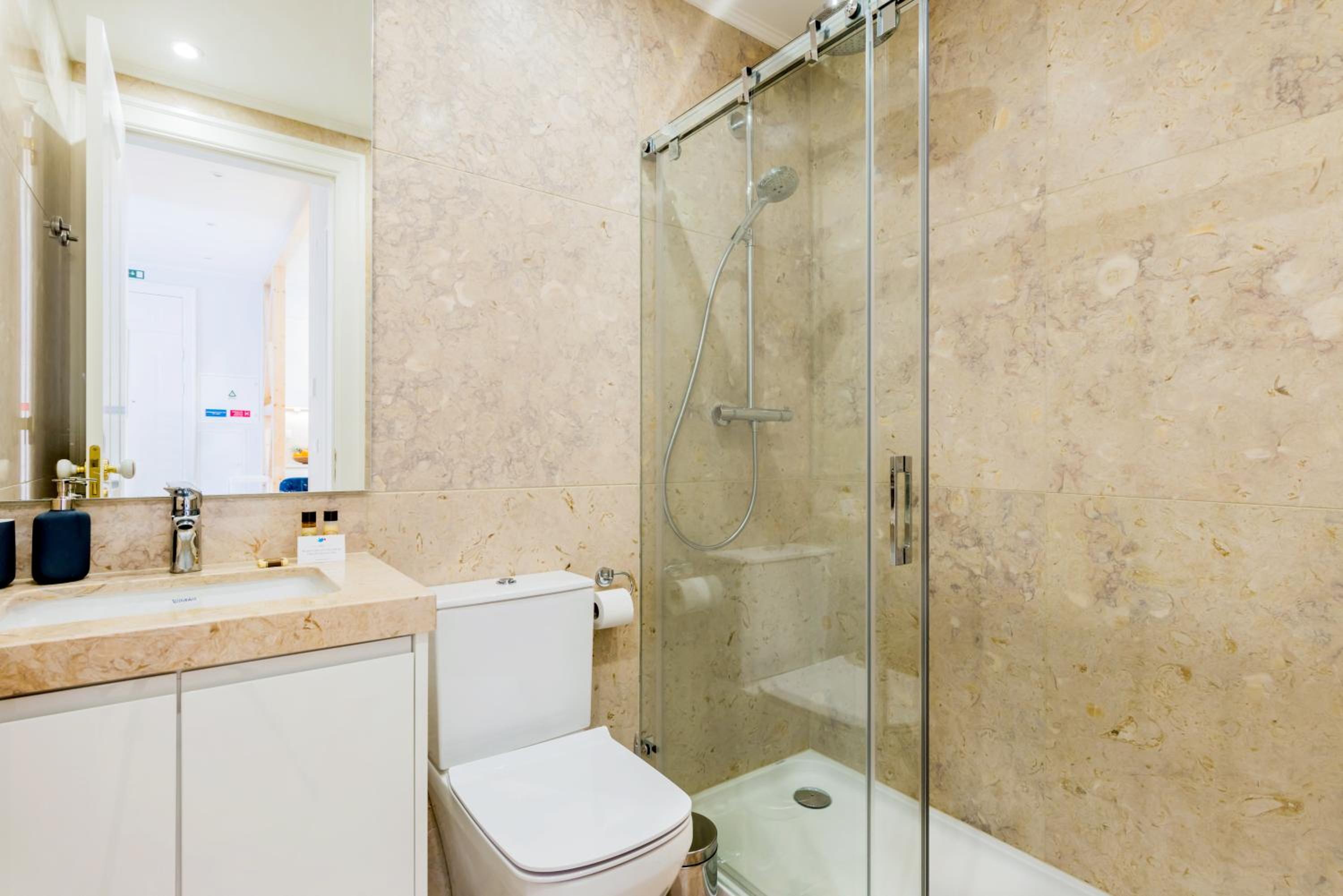Apartment - Photo 19