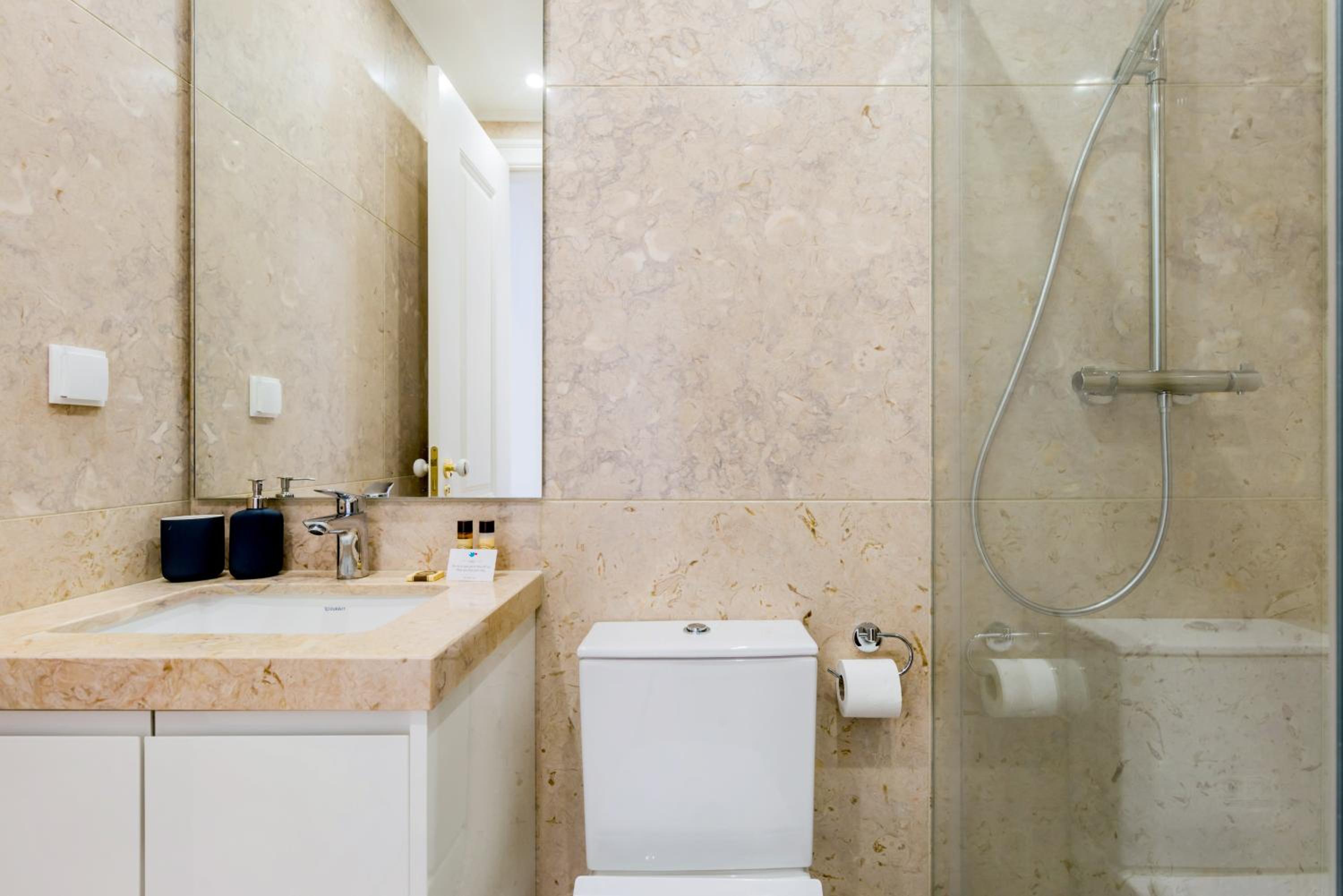 Apartment - Photo 25