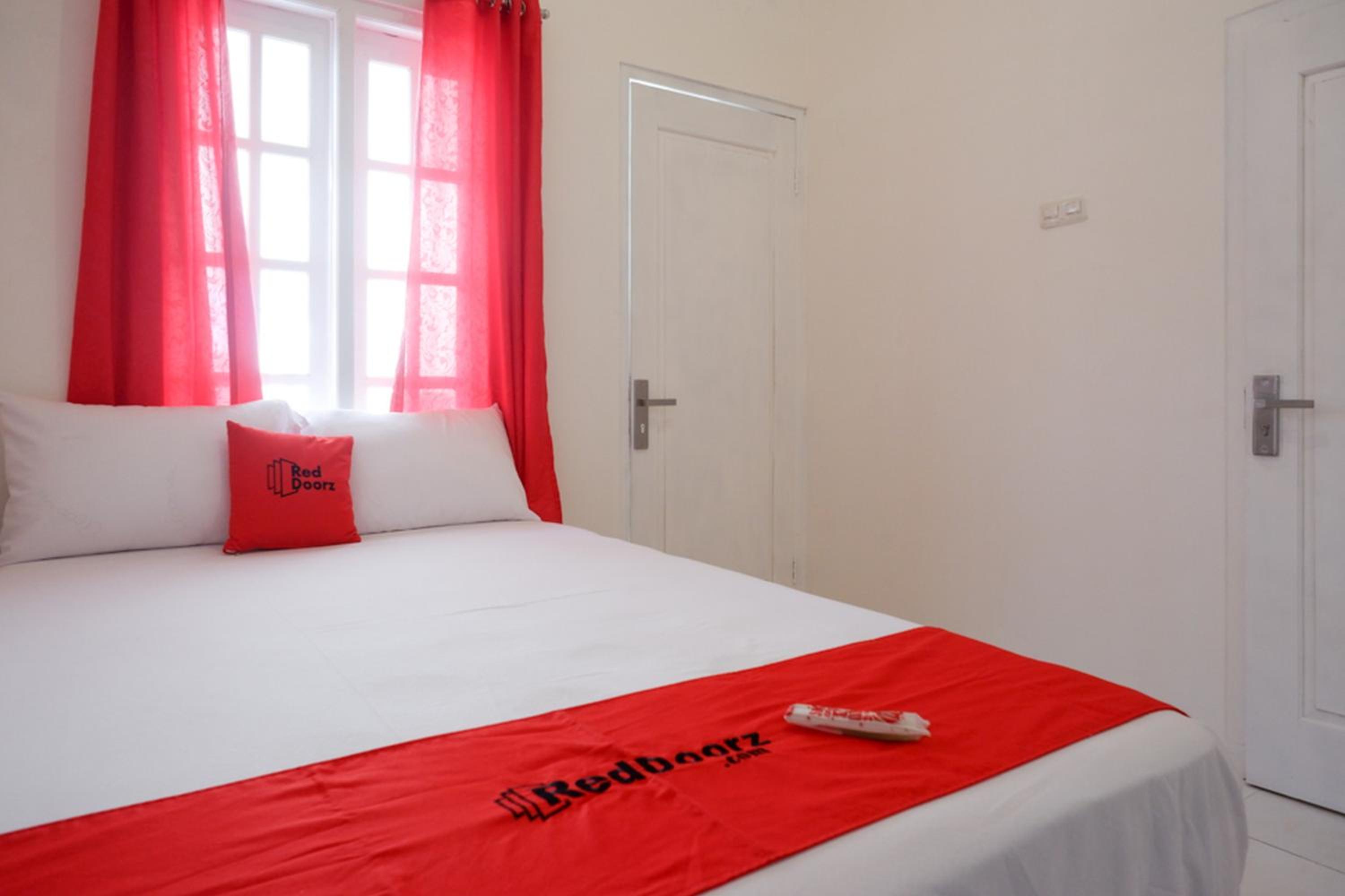 Standard Double Room - Photo 8