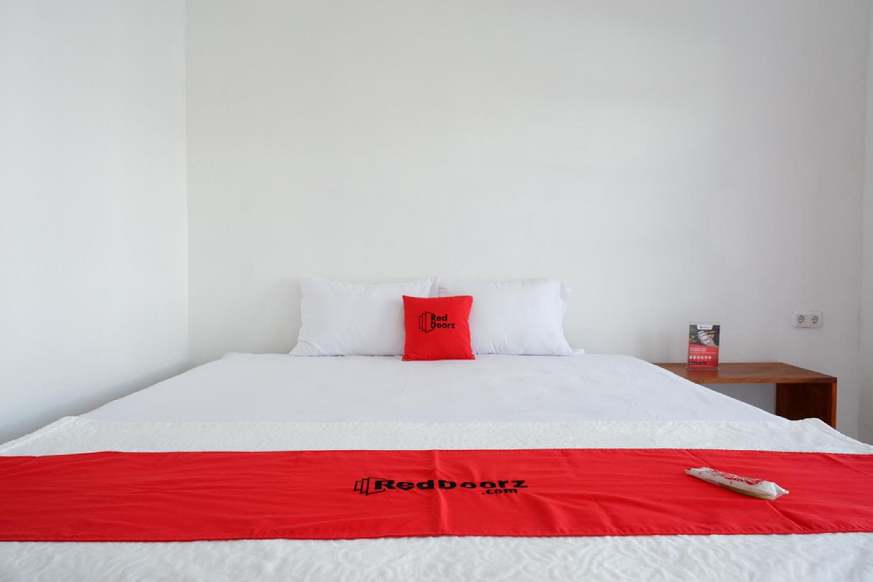 Deluxe Double Room - Photo 11