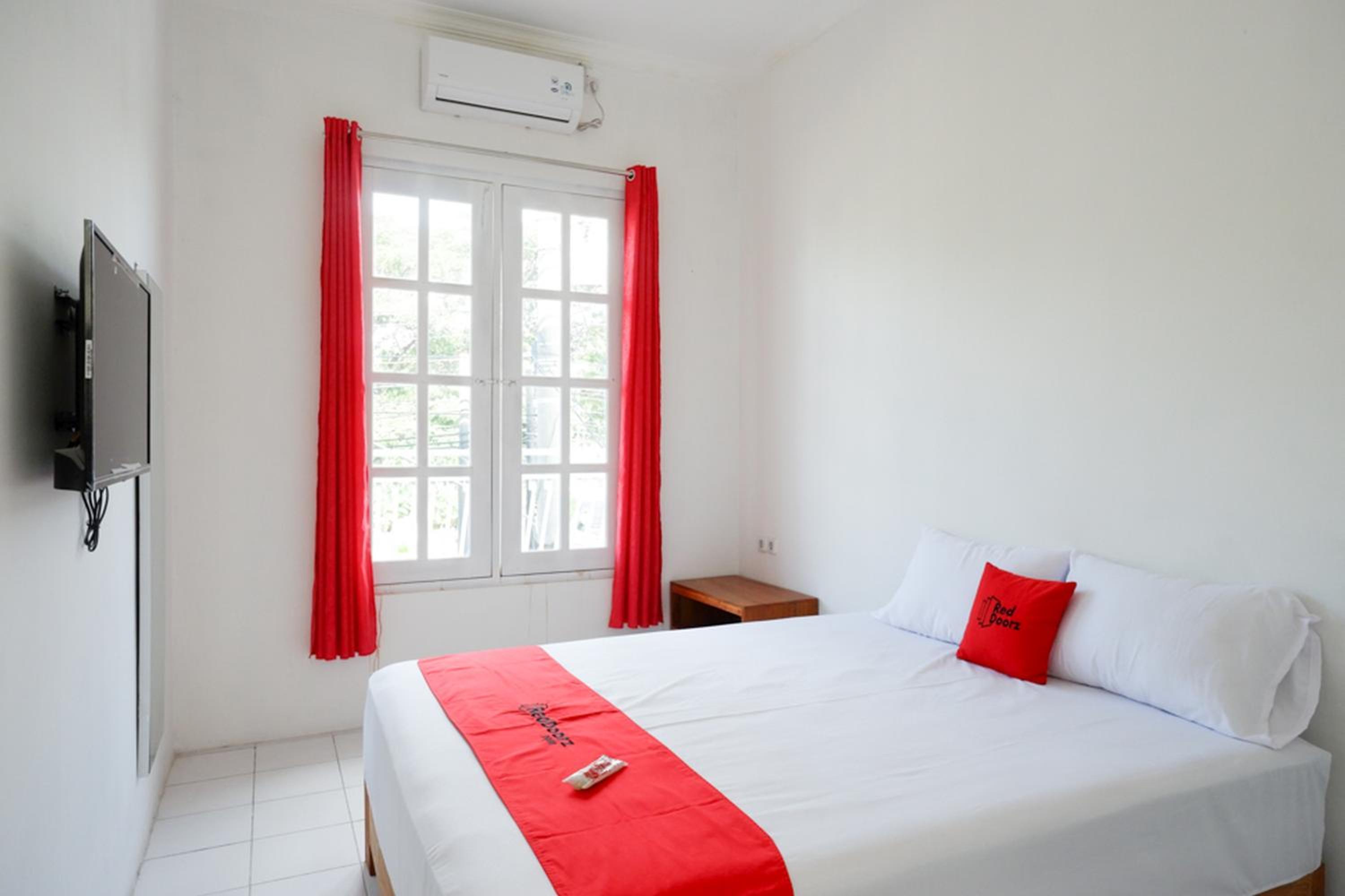 Deluxe Double Room - Photo 10