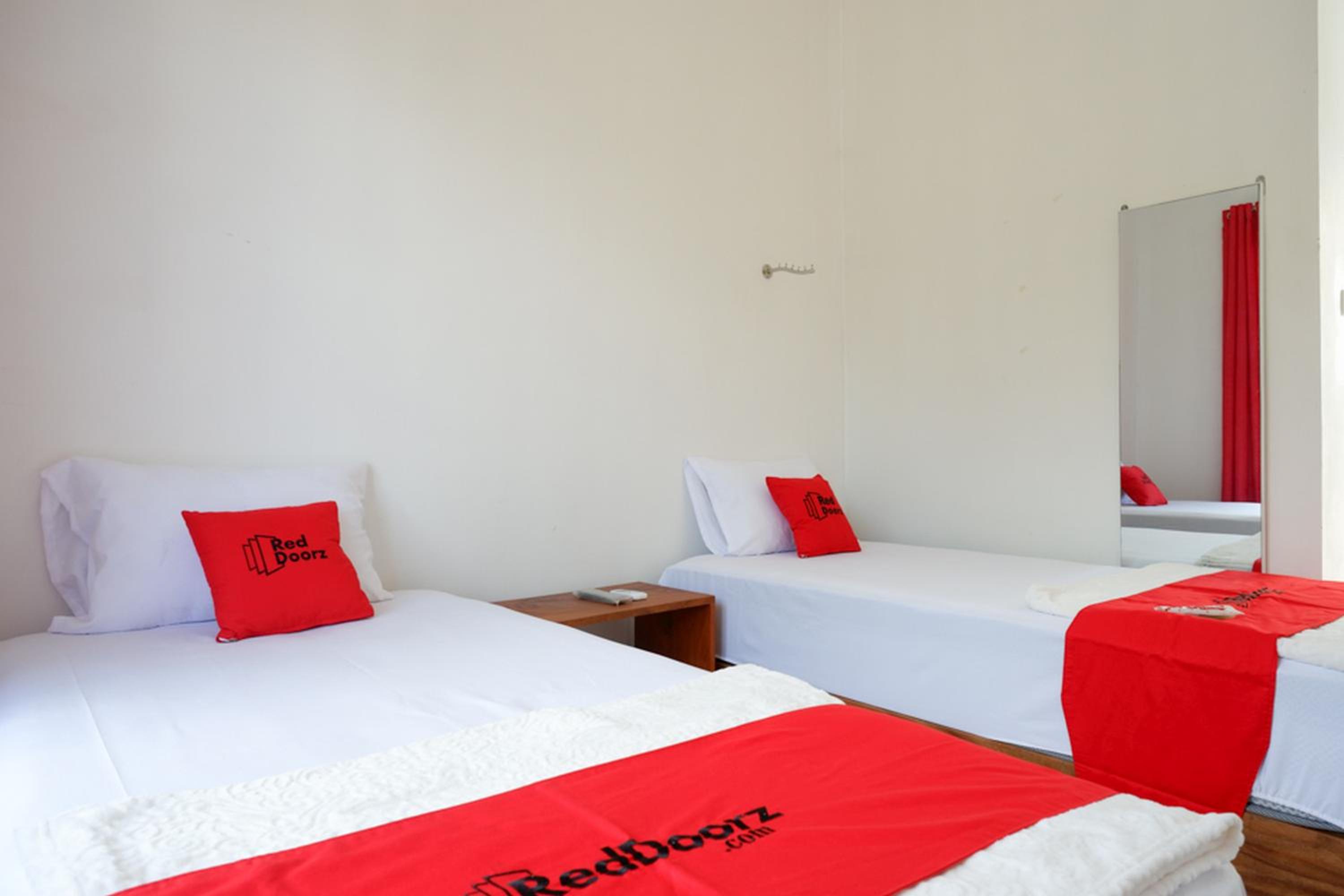 Twin Room - Photo 5