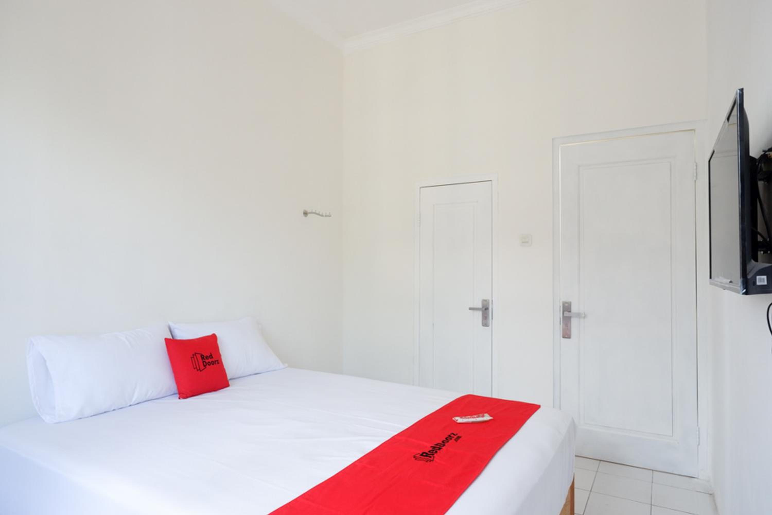 Deluxe Double Room - Photo 8