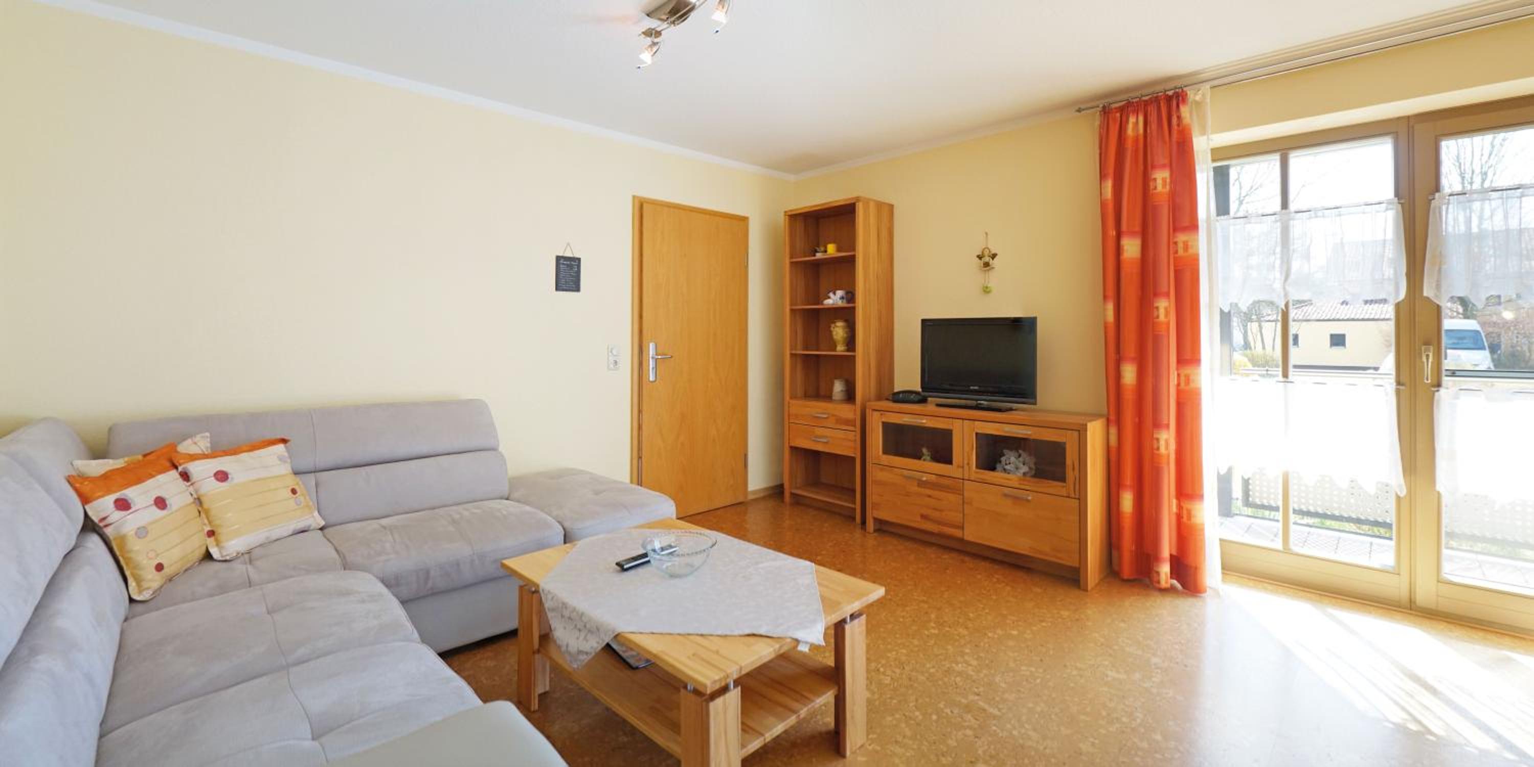 Apartment with Balcony photo 3