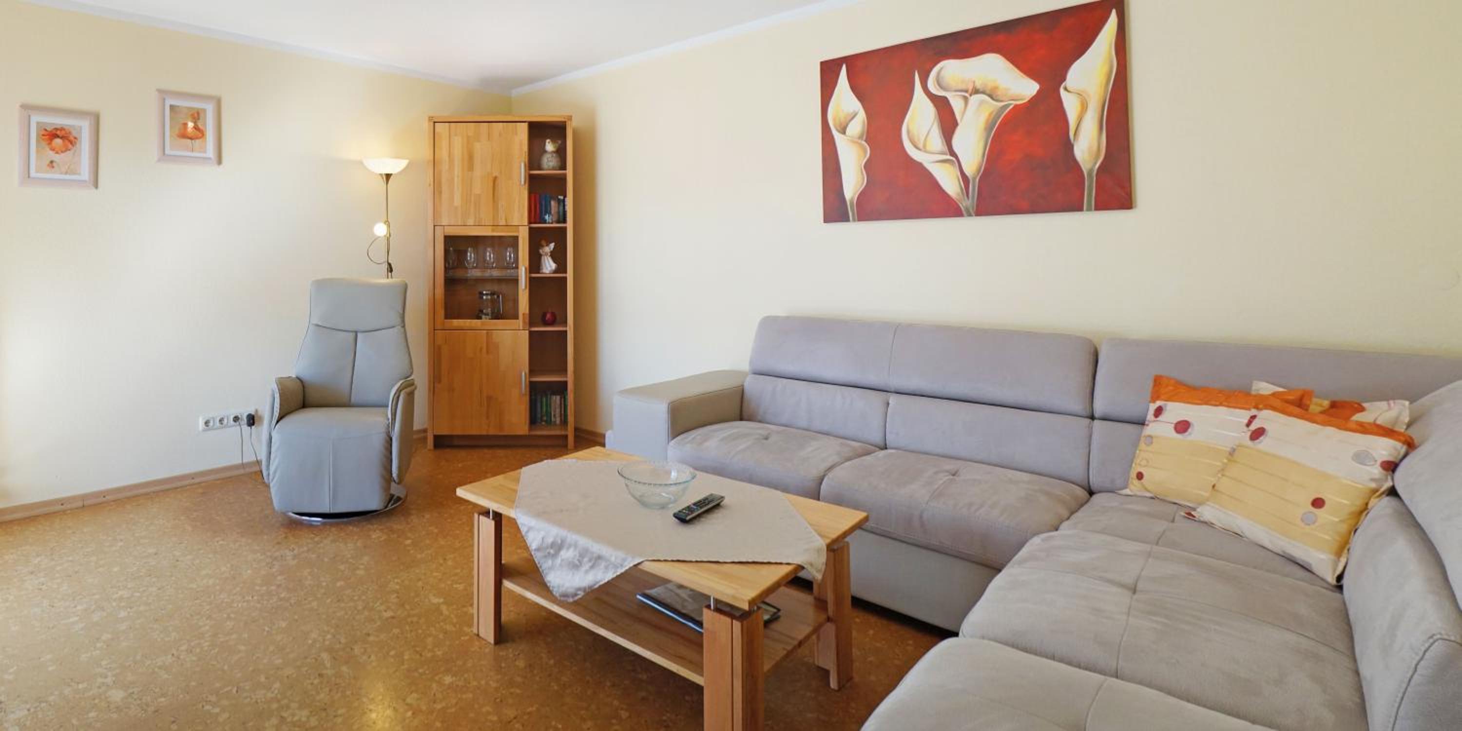 Apartment with Balcony photo 2