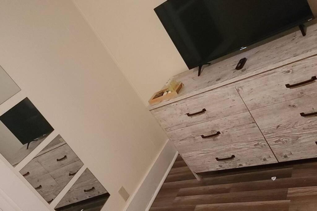 Five-Bedroom House - Photo 20