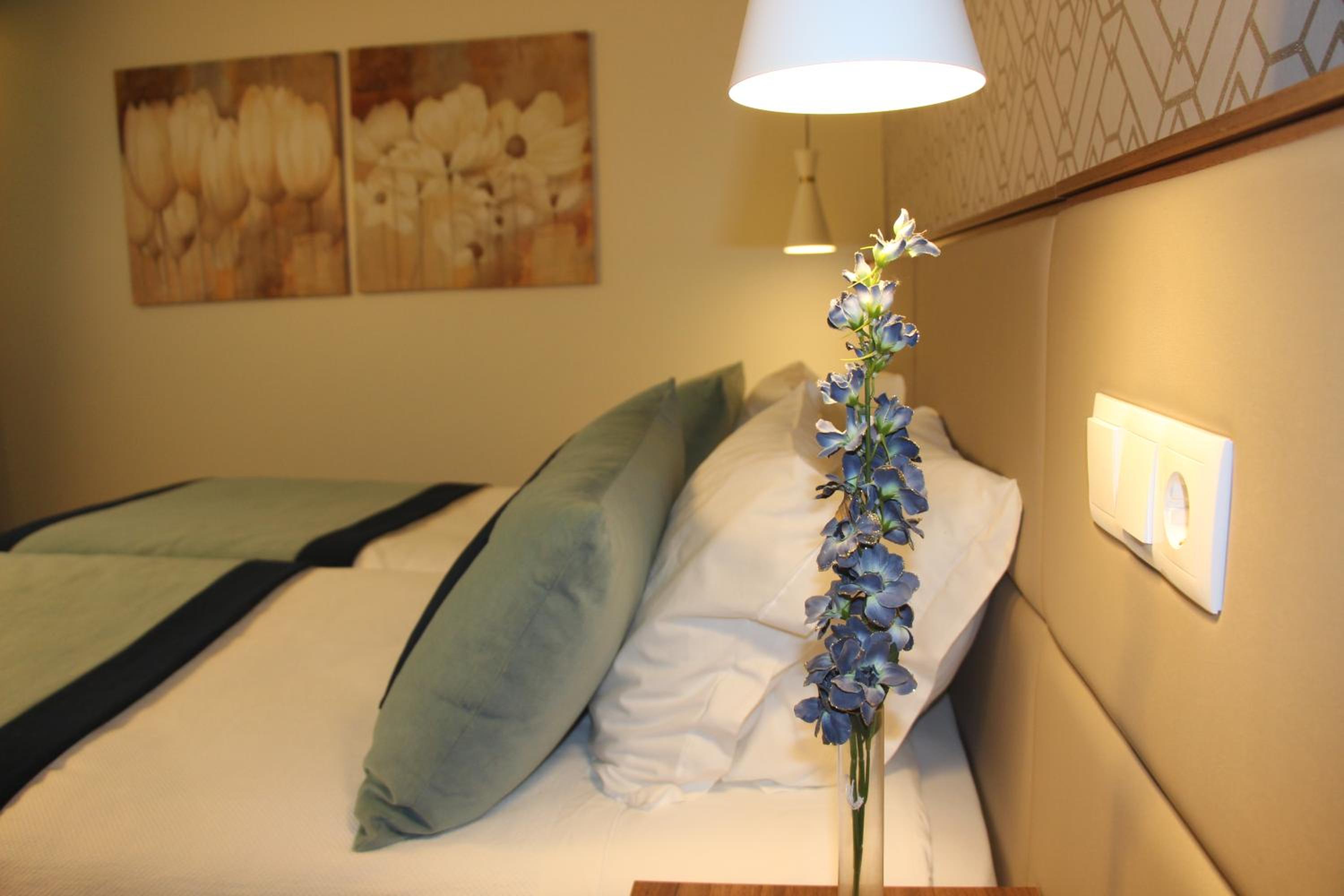Superior Double or Twin Room - Photo 15