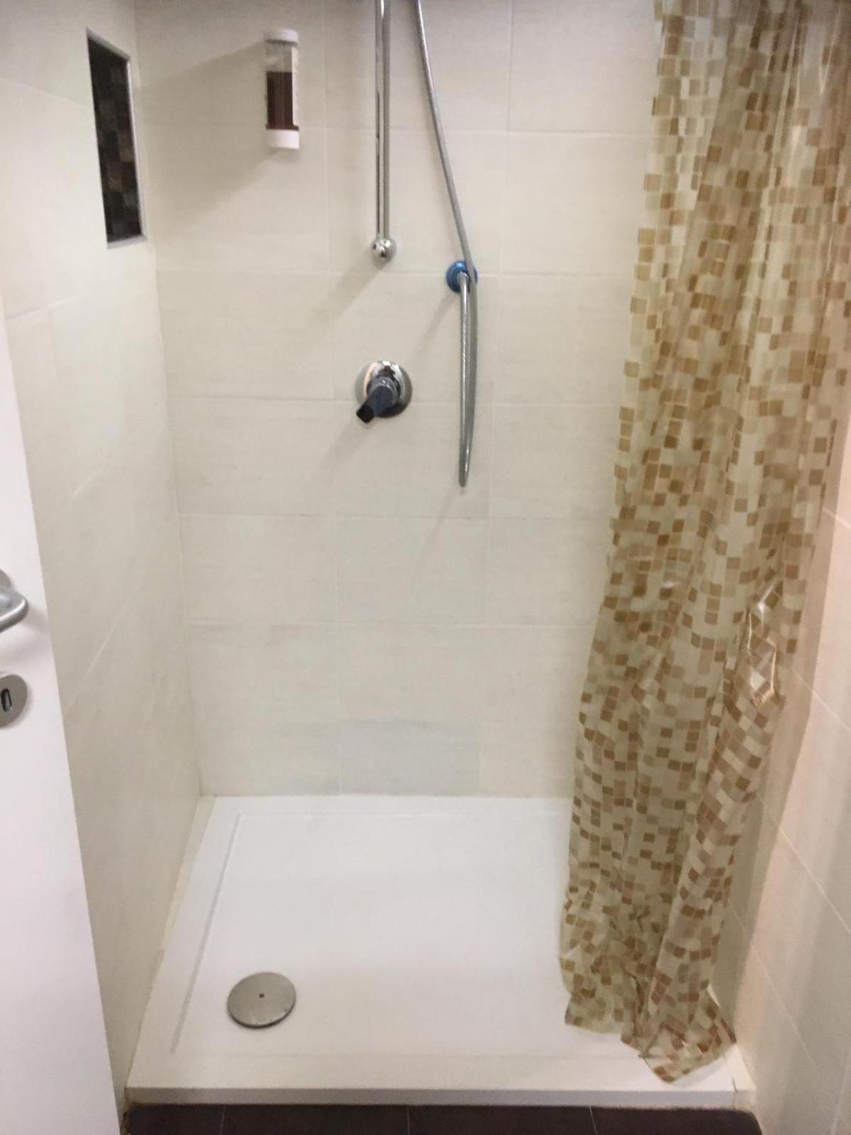 Standard Double Room - Photo 6