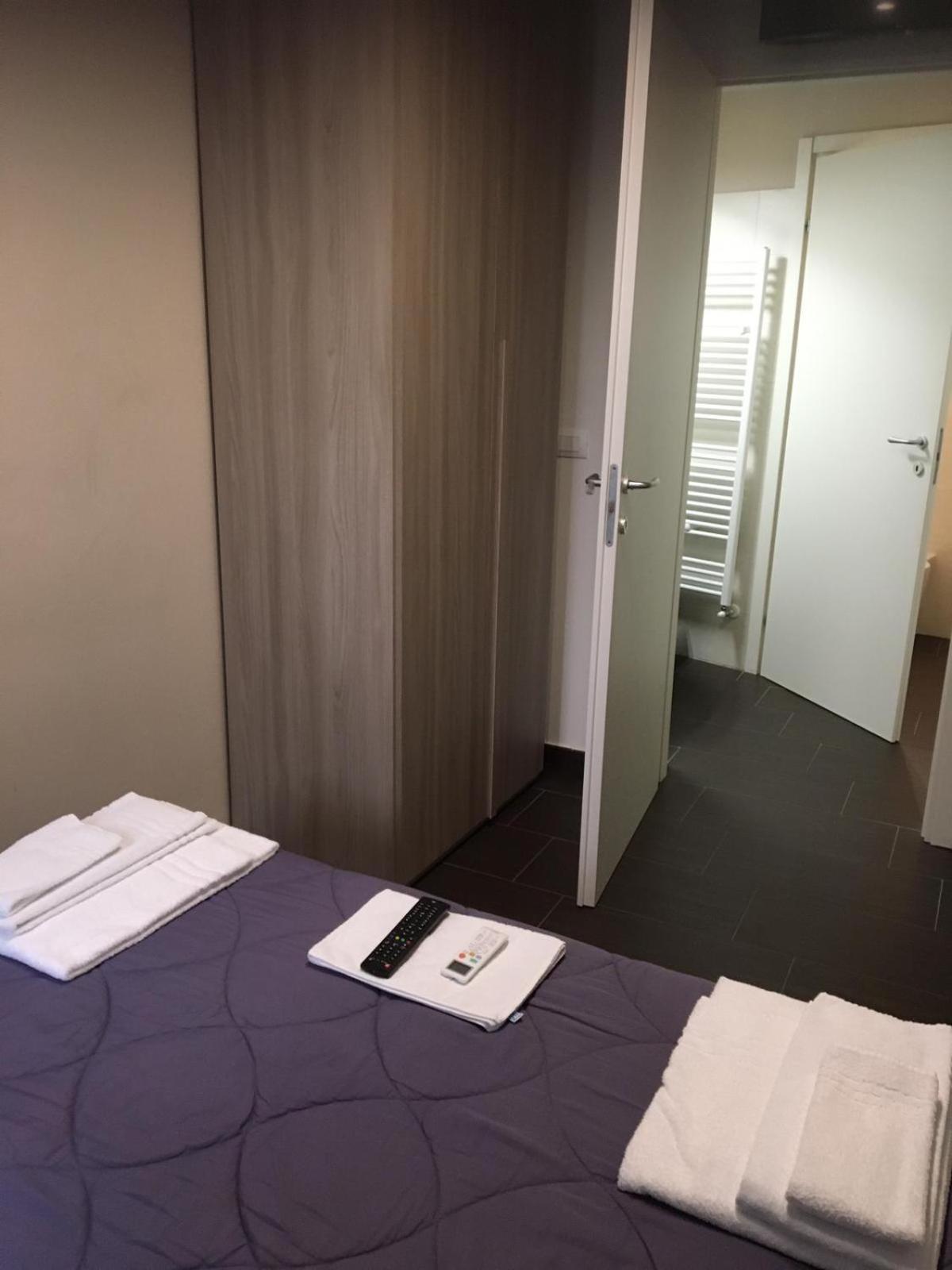 Standard Double Room - Photo 8