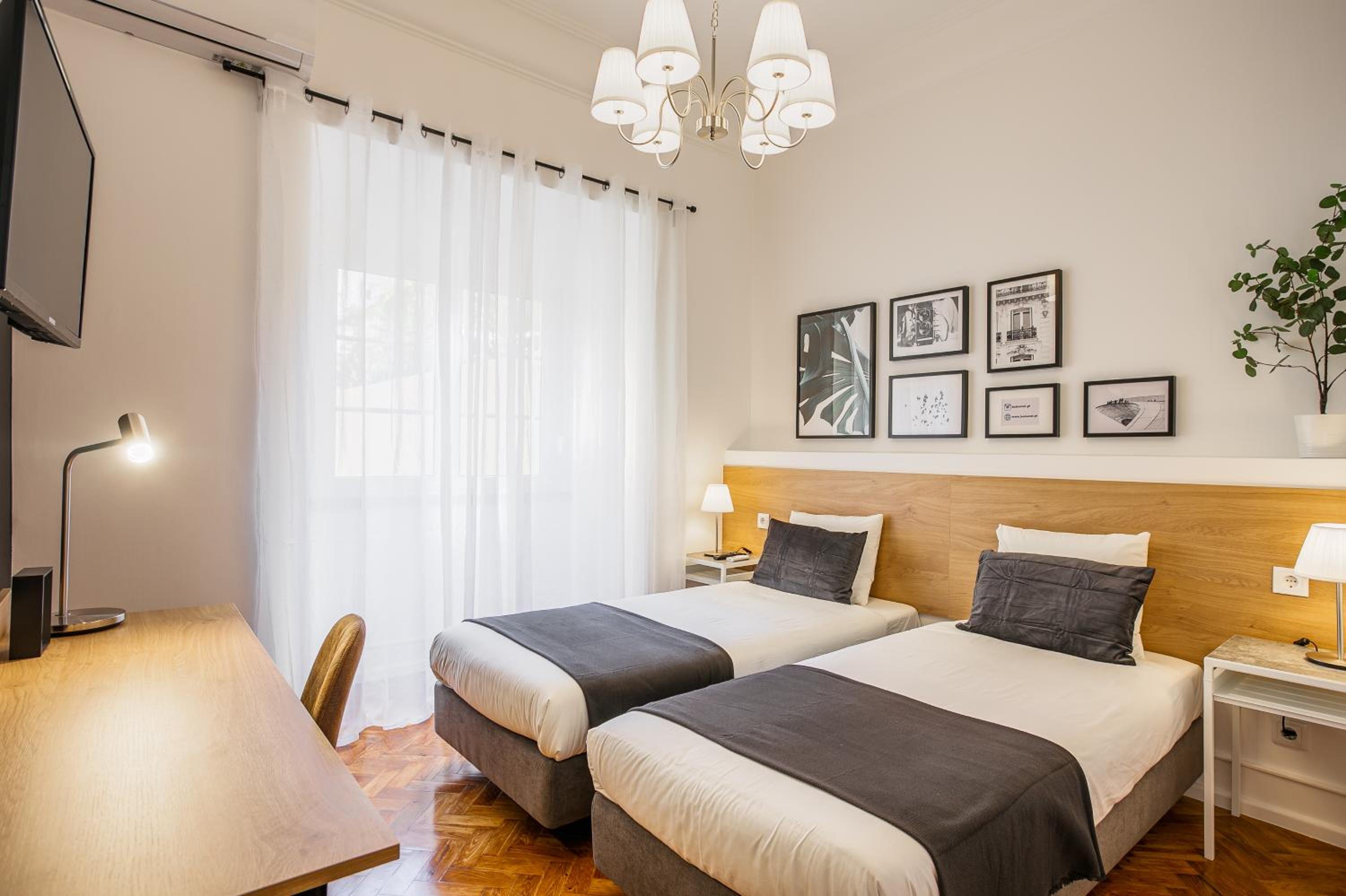 Deluxe Suite - Photo 1