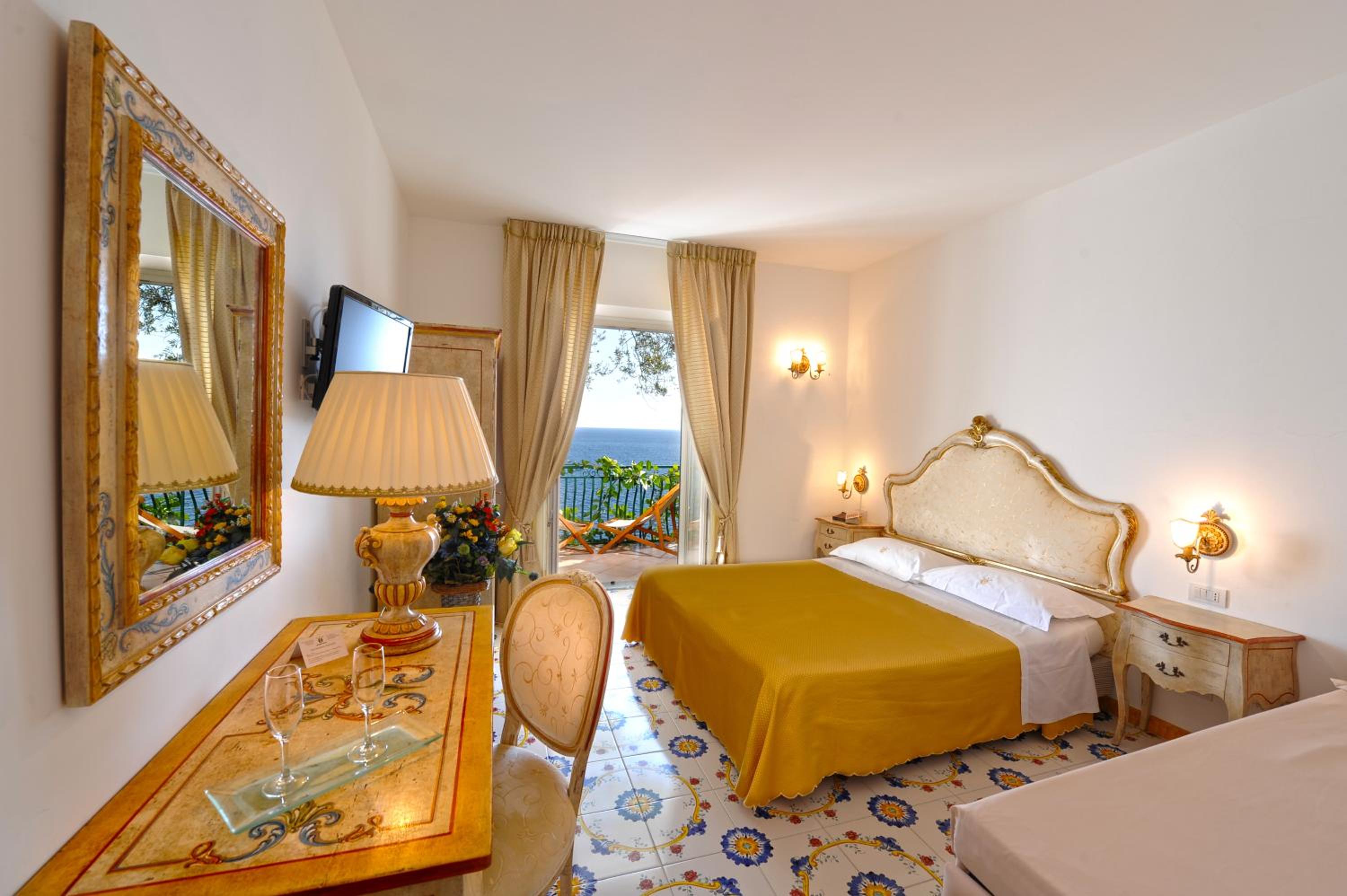 Deluxe Double Room with Terrace and Sea View - Photo 2