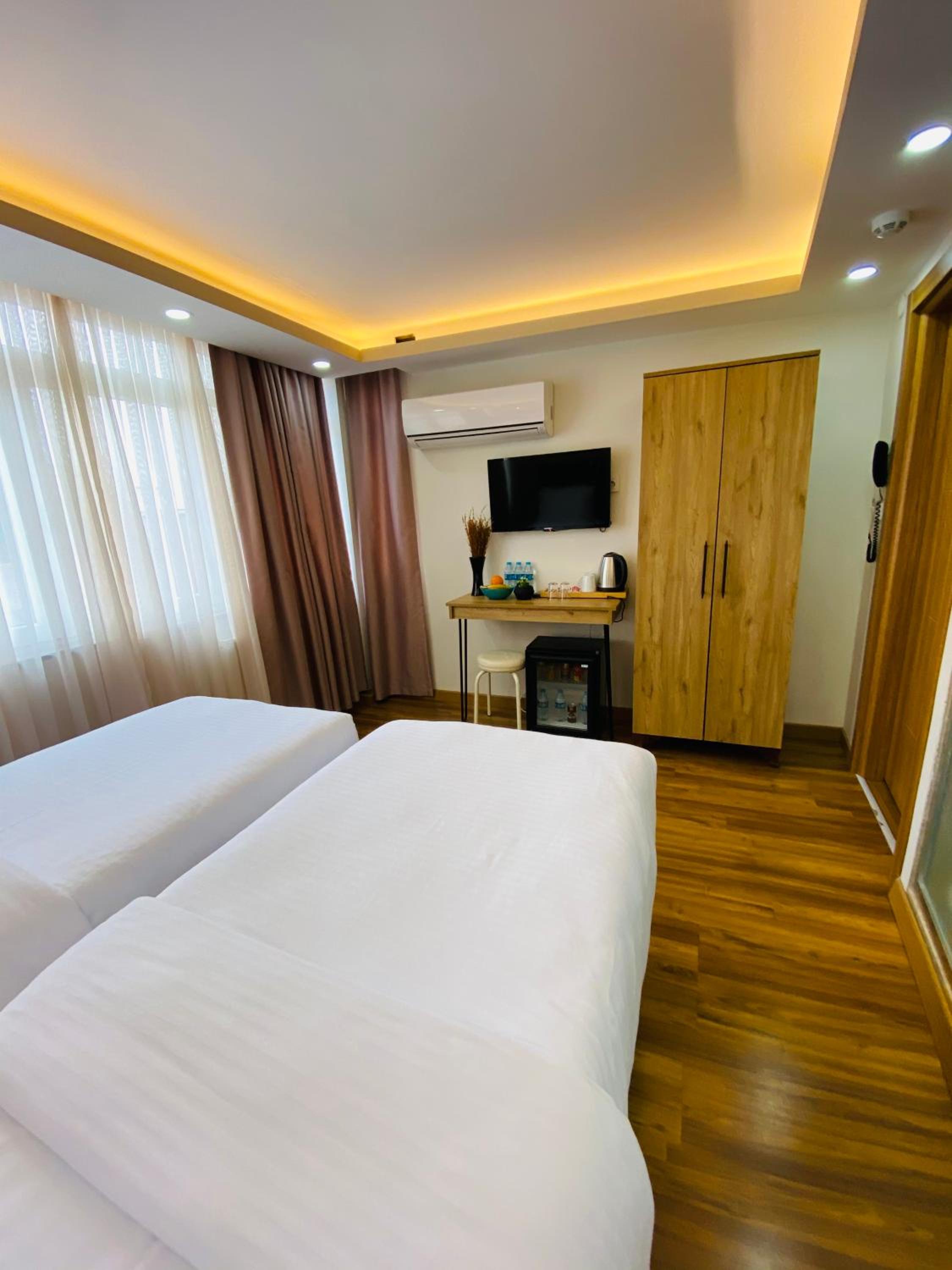 Standard Double or Twin Room photo 3