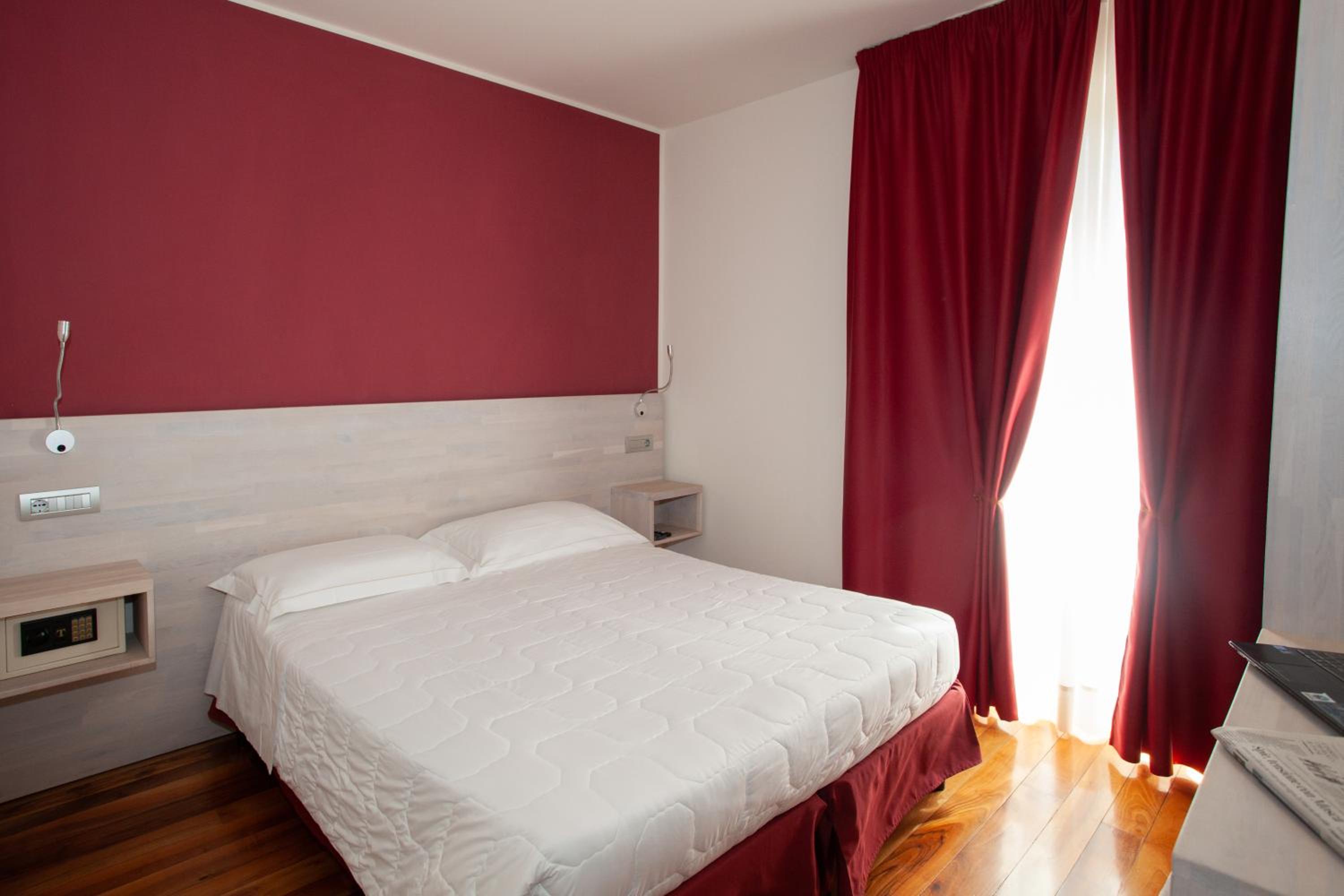 Double or Twin Room - Photo 1