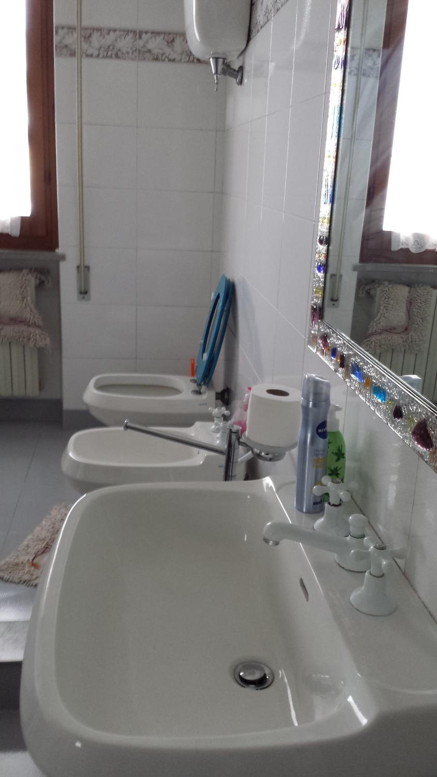 Twin/Double Room With Private External Bathroom photo 3