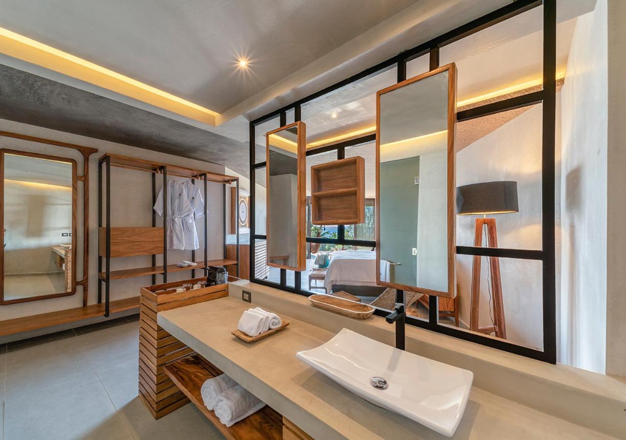 Deluxe Ocean View - Photo 8