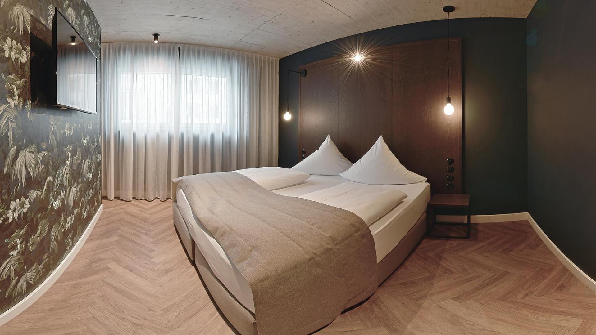 Plus Double Room - Large - Photo 8