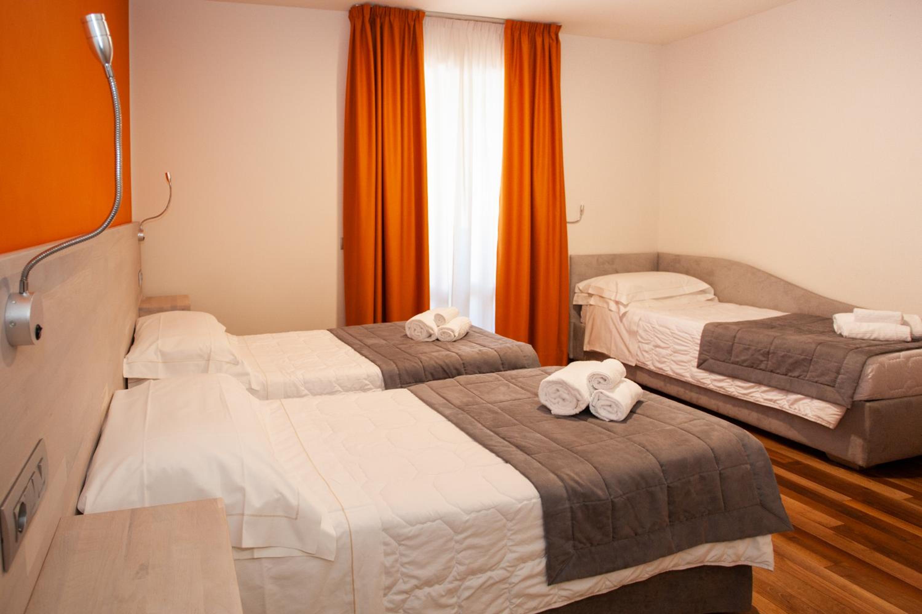 Triple Room - Disability Access - Photo 5
