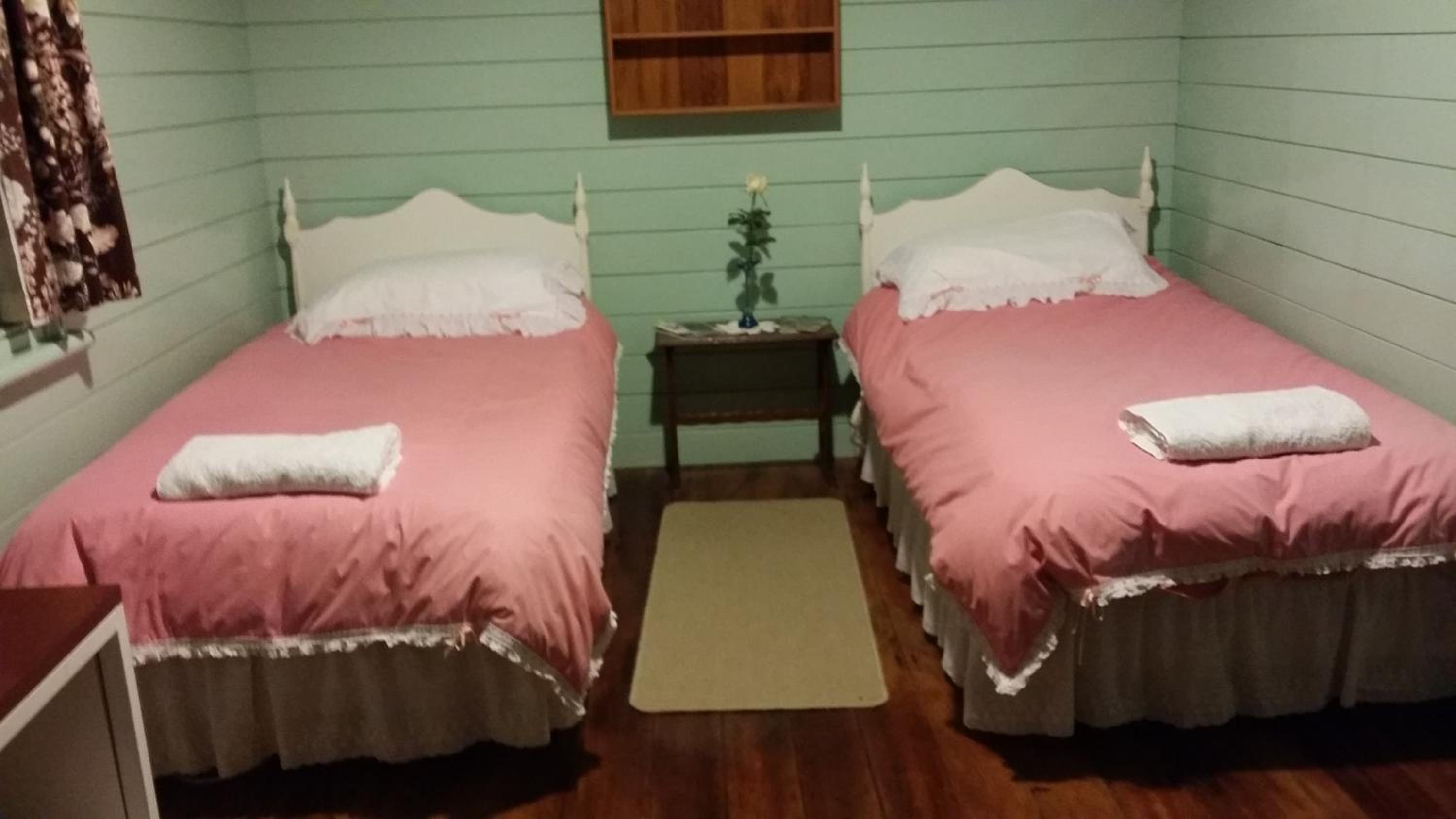 Large Twin Room - Photo 1