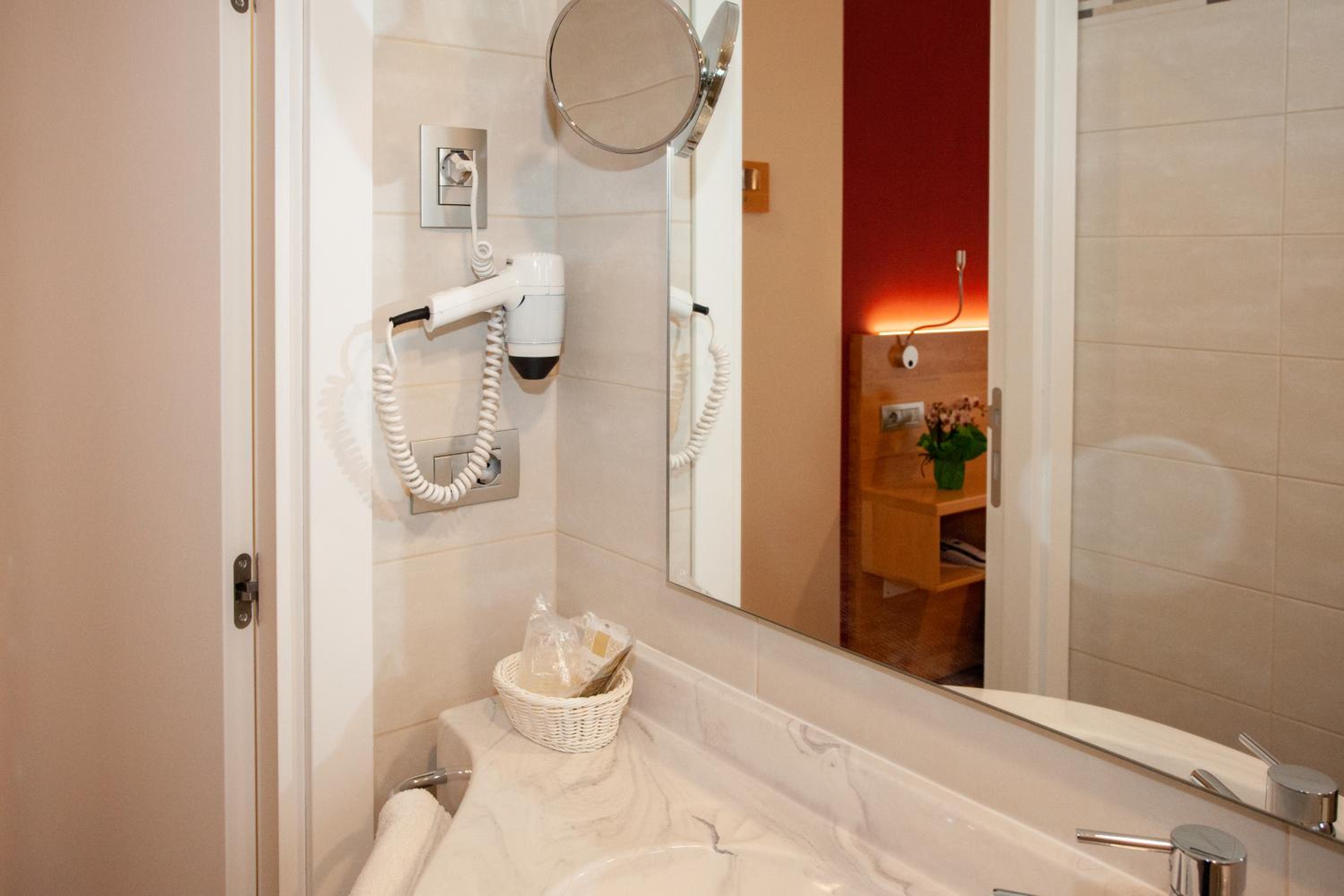 Comfort Quadruple Room - Photo 2