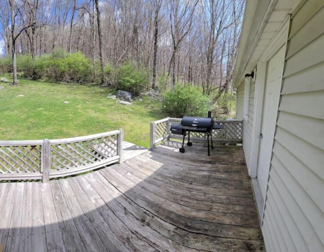 Five-Bedroom House - Photo 22