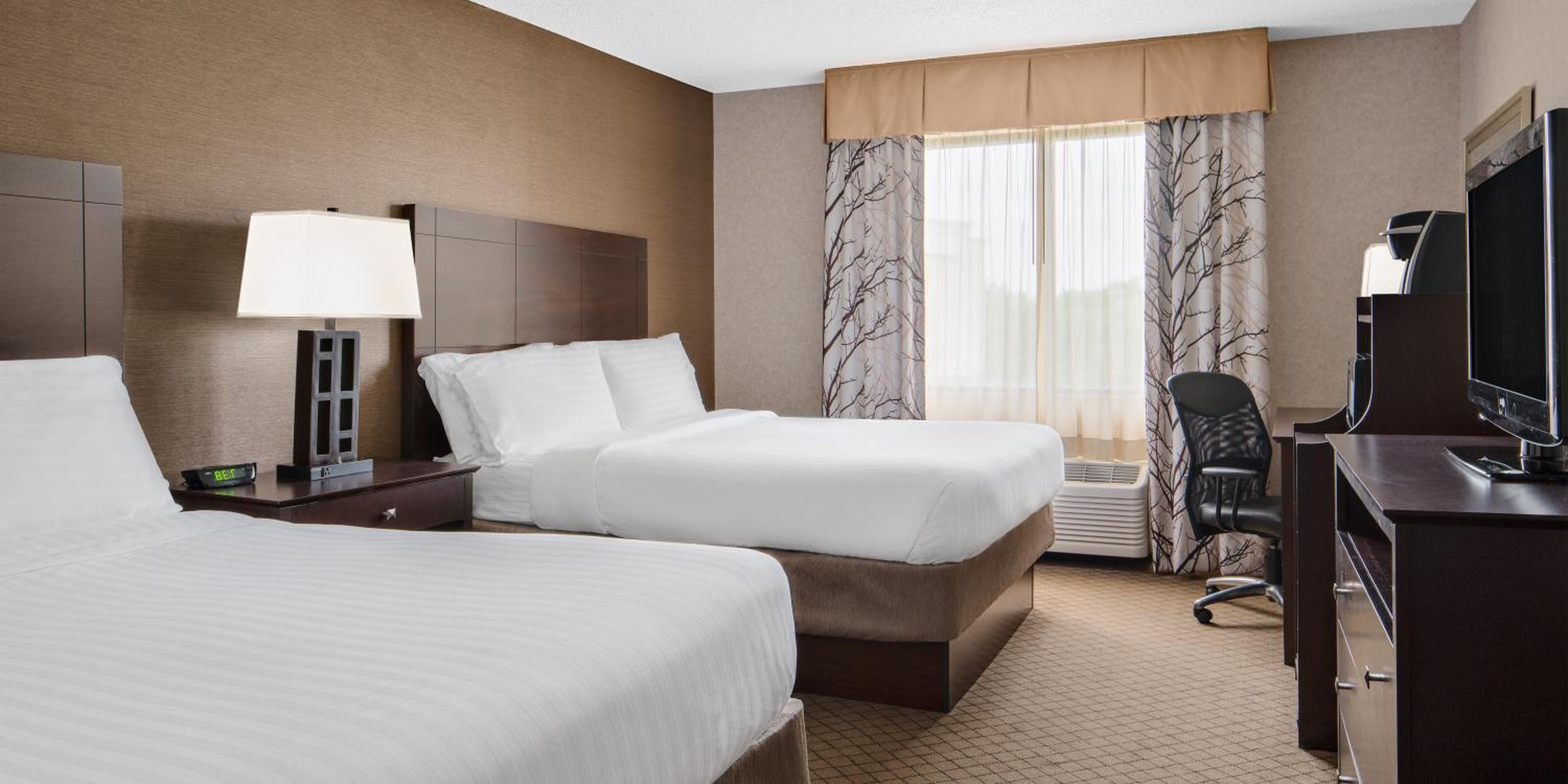 Standard Room with Two Queen Beds - Photo 1
