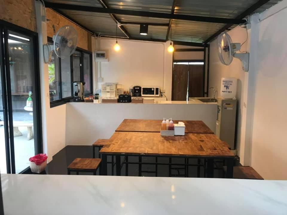 Budget Twin Room - Photo 4