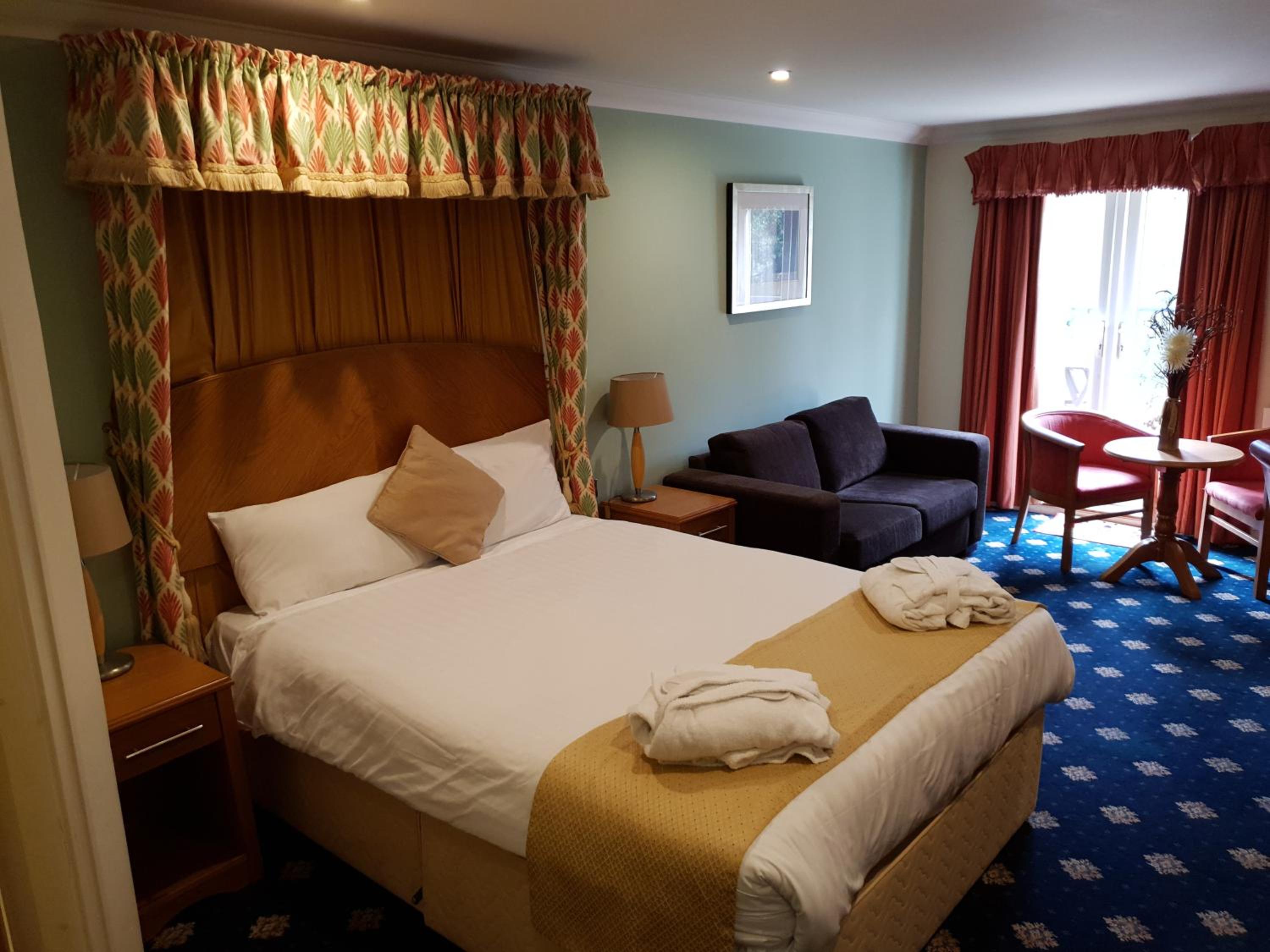 Queen Room with Balcony - Photo 1