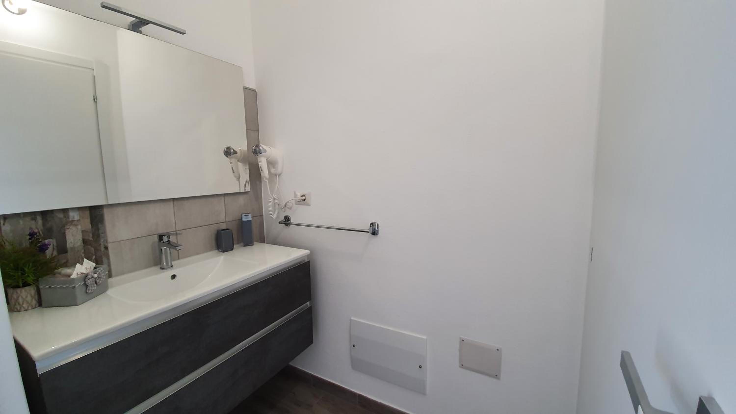 Deluxe Double Room with Extra Bed photo 3