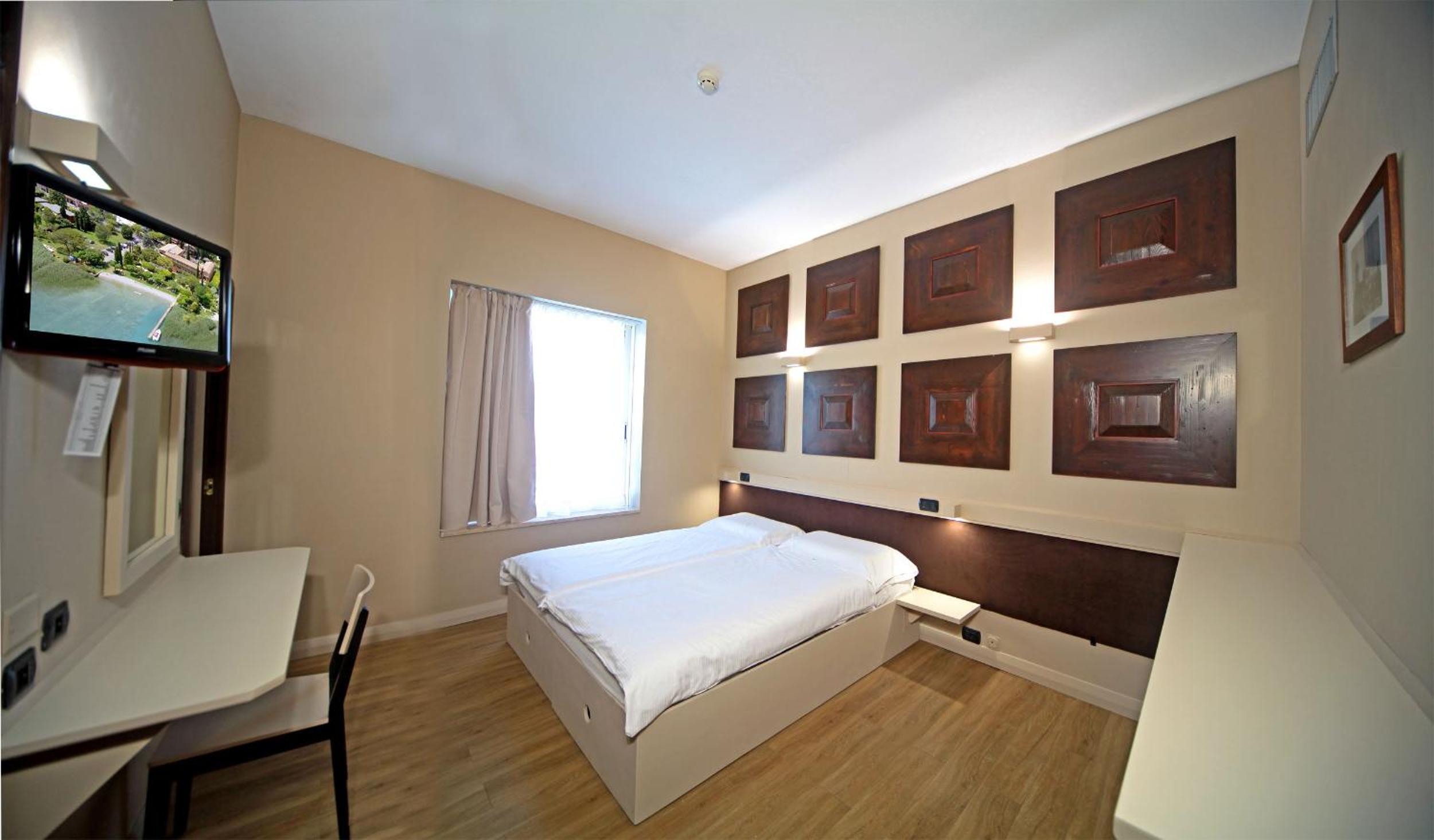 Economy Double or Twin Room photo 2