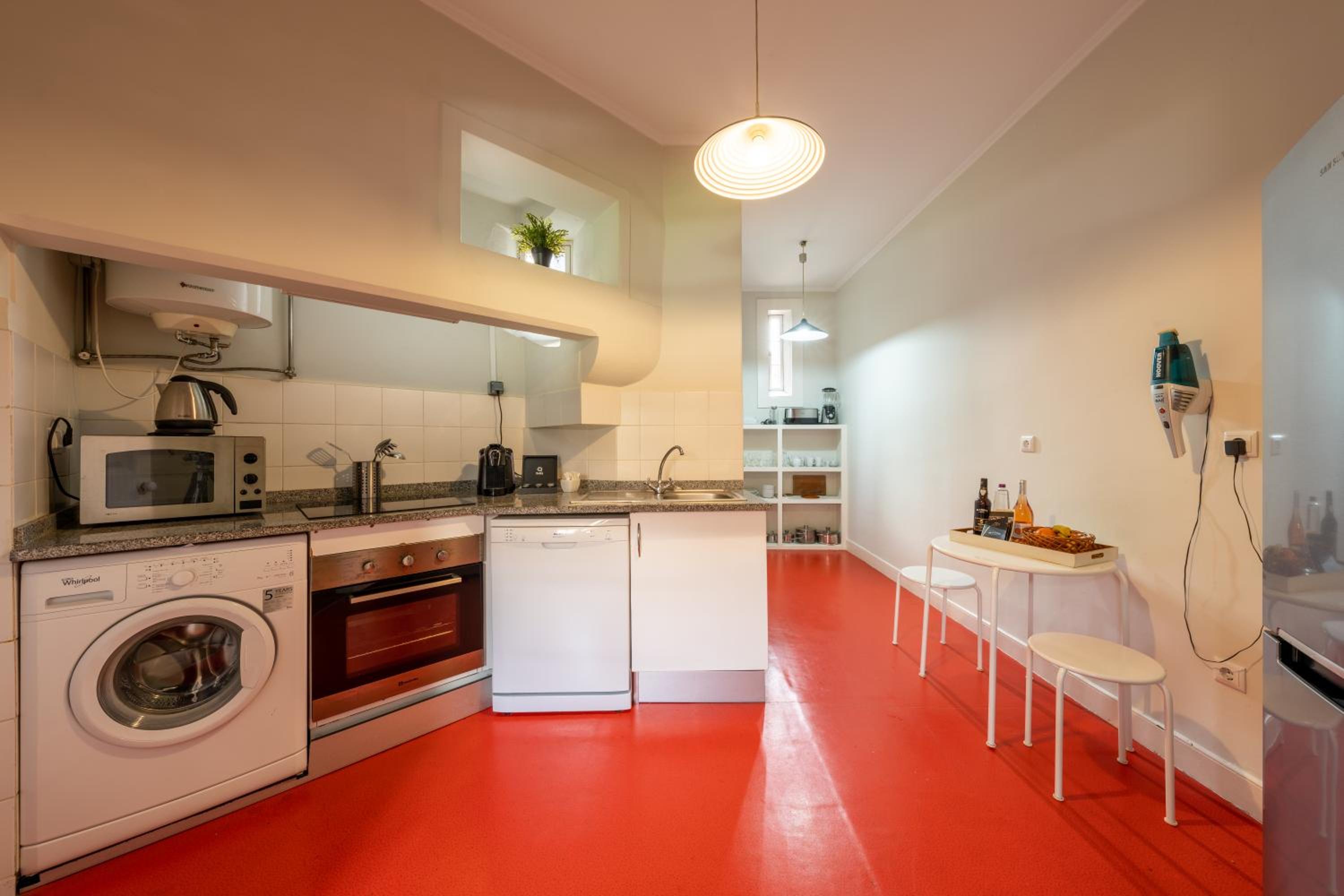 One-Bedroom Apartment (4 Adults) photo 3