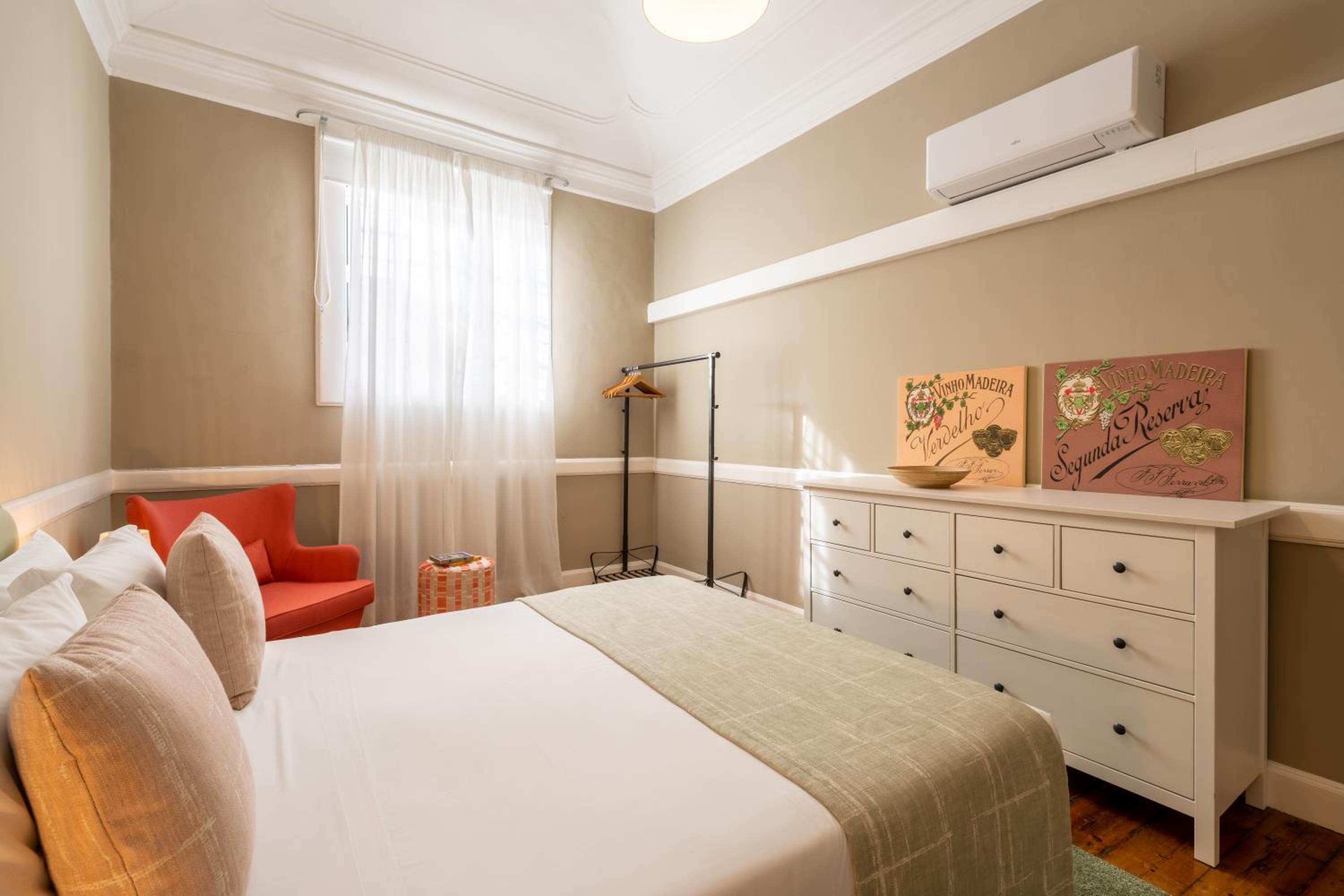 One-Bedroom Apartment (4 Adults) photo 2
