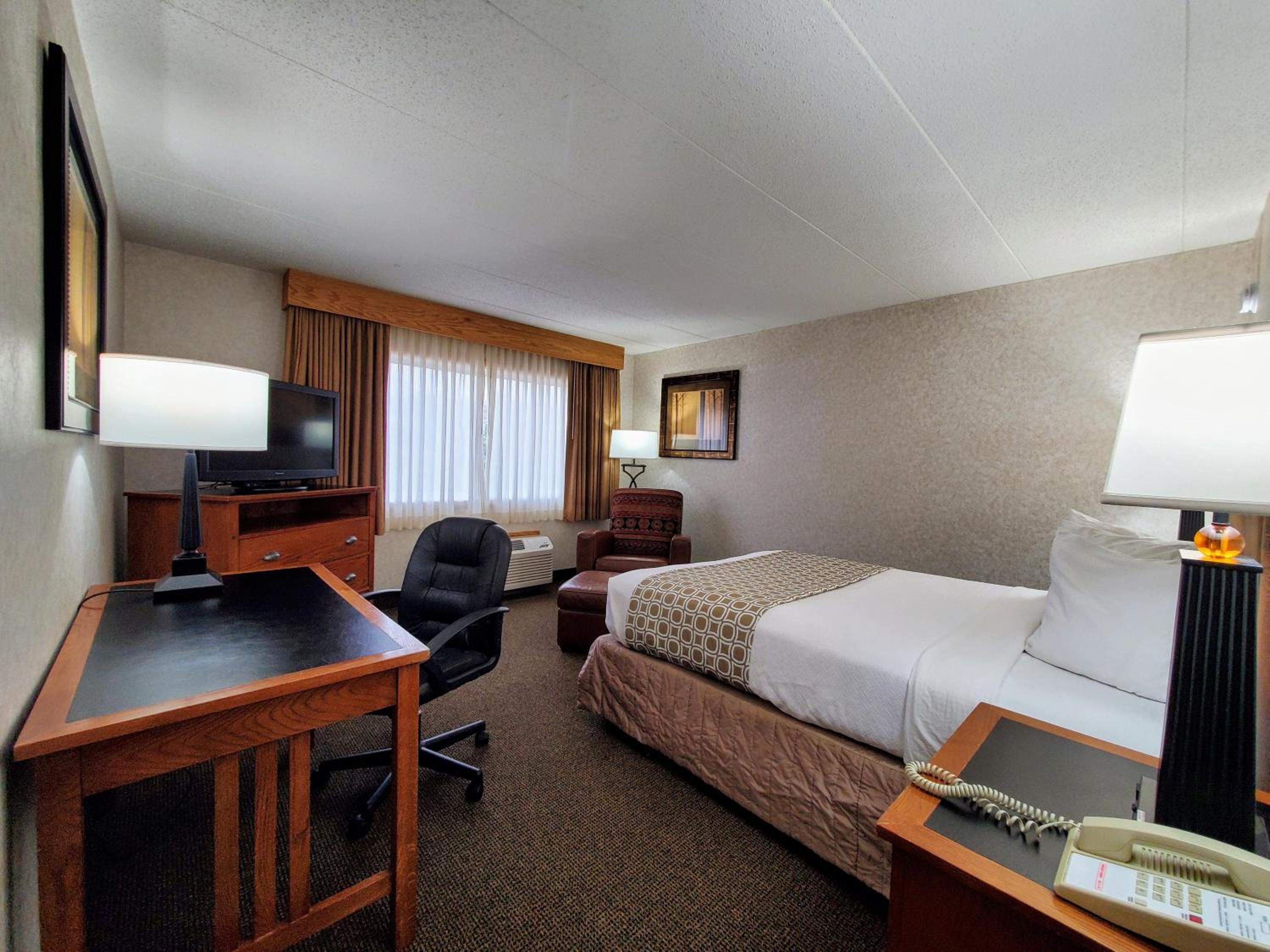Standard Queen Room