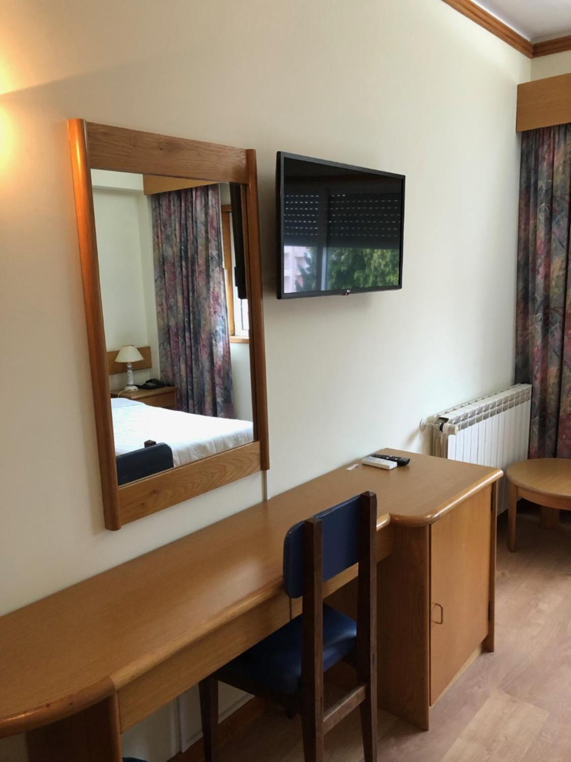 Standard Twin Room with Sofa - Photo 2