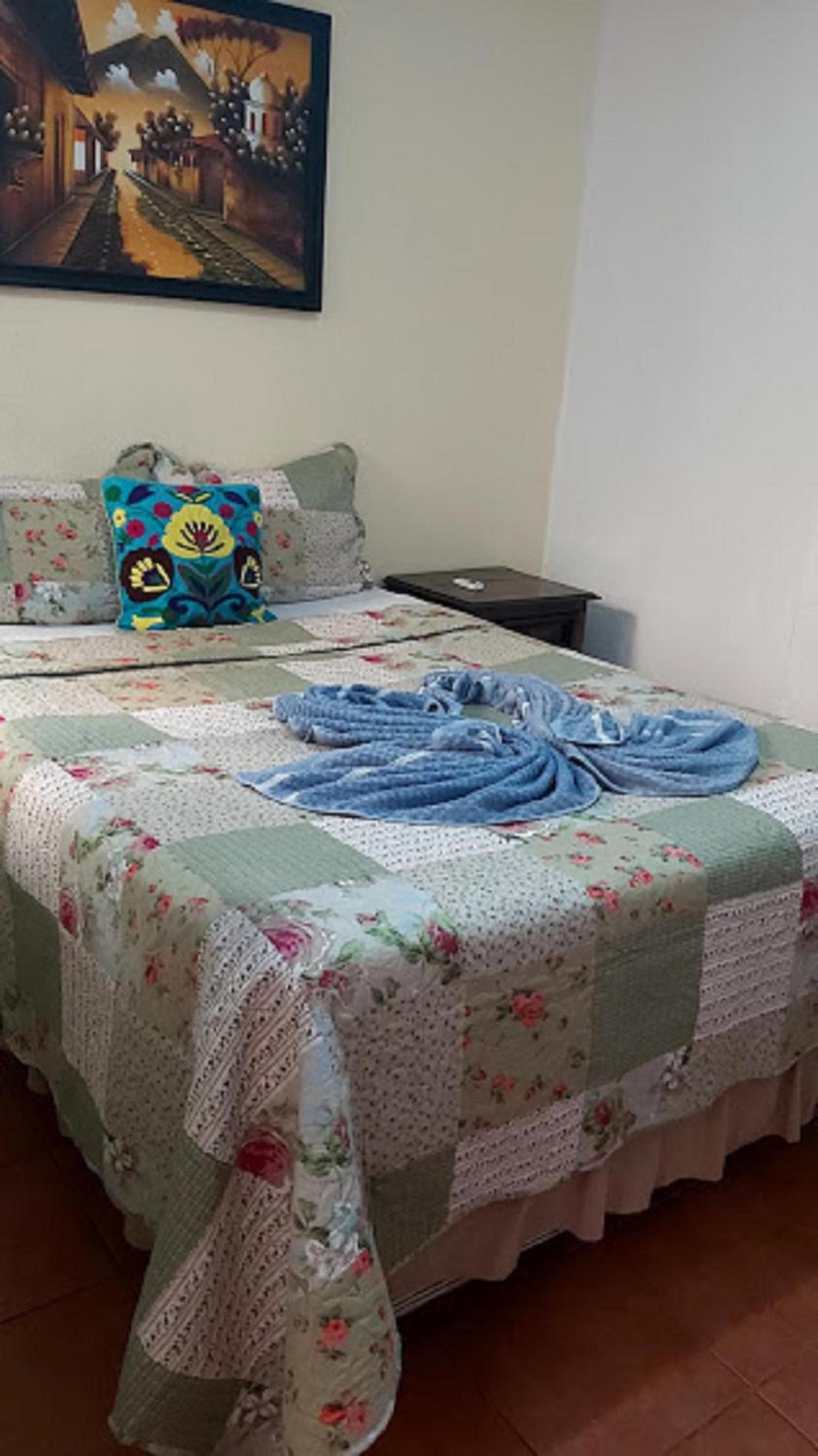 Double Room with Shared Bathroom photo 3