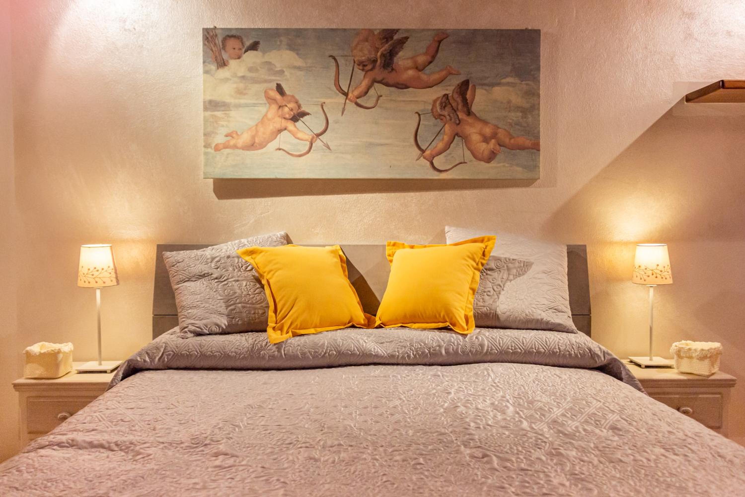 One-Bedroom Apartment - Photo 1