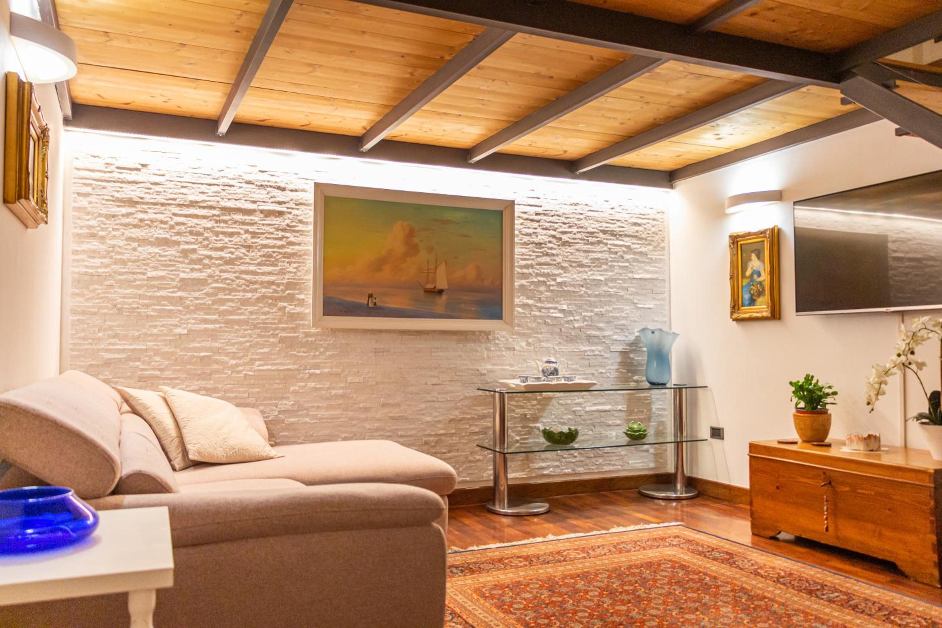 One-Bedroom Apartment - Photo 17