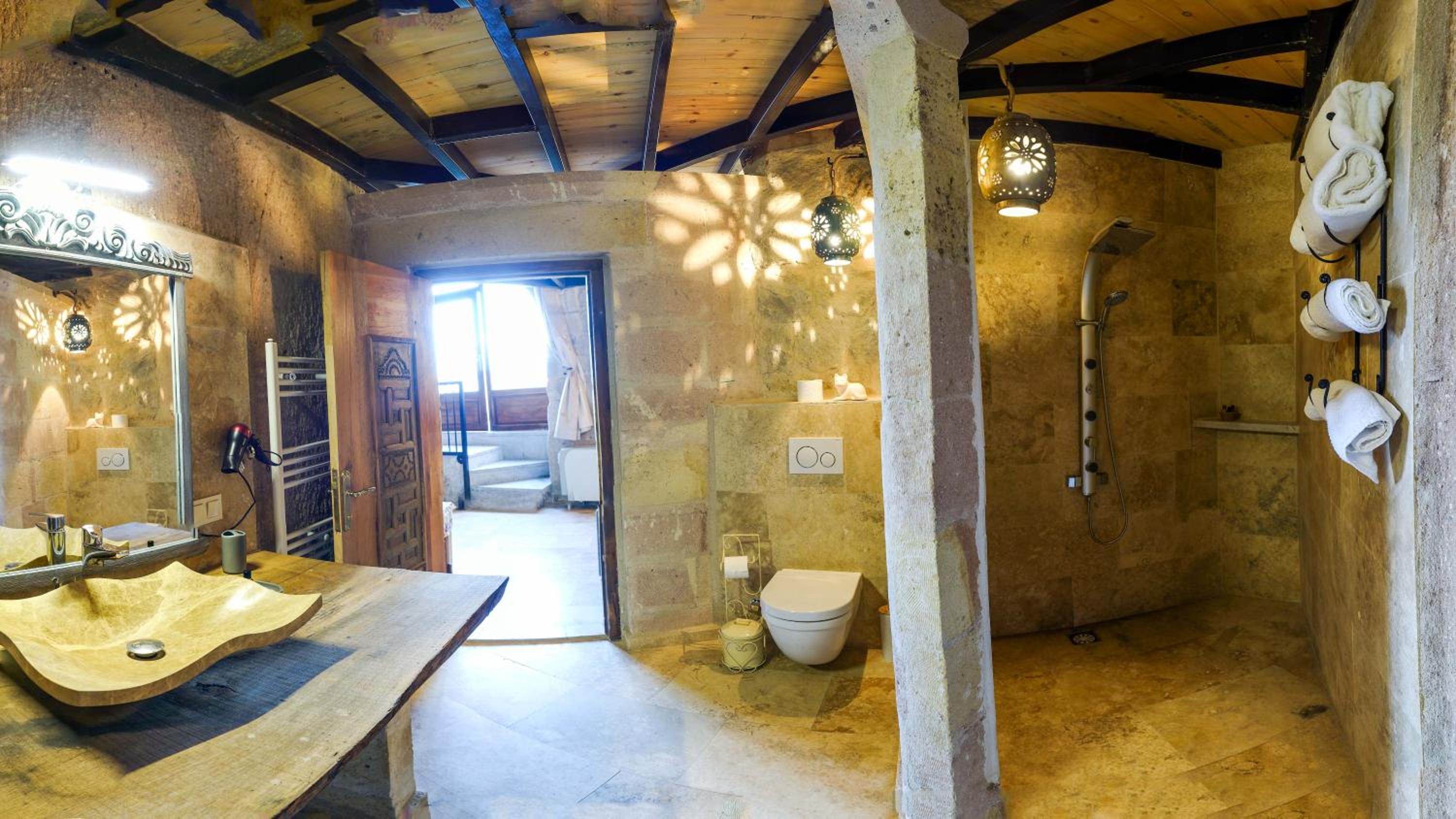 Family Room - Photo 13