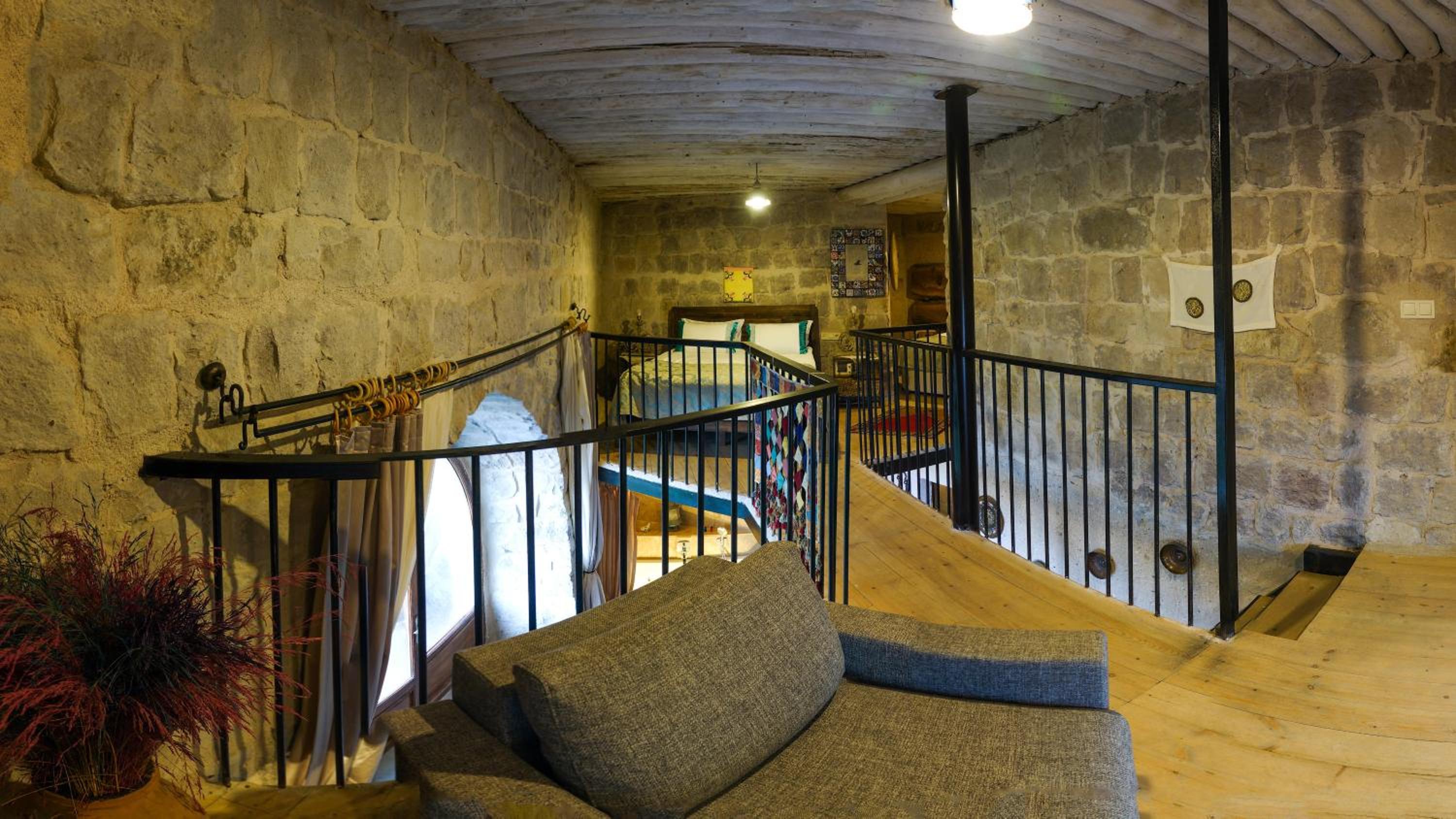 Family Room - Photo 18