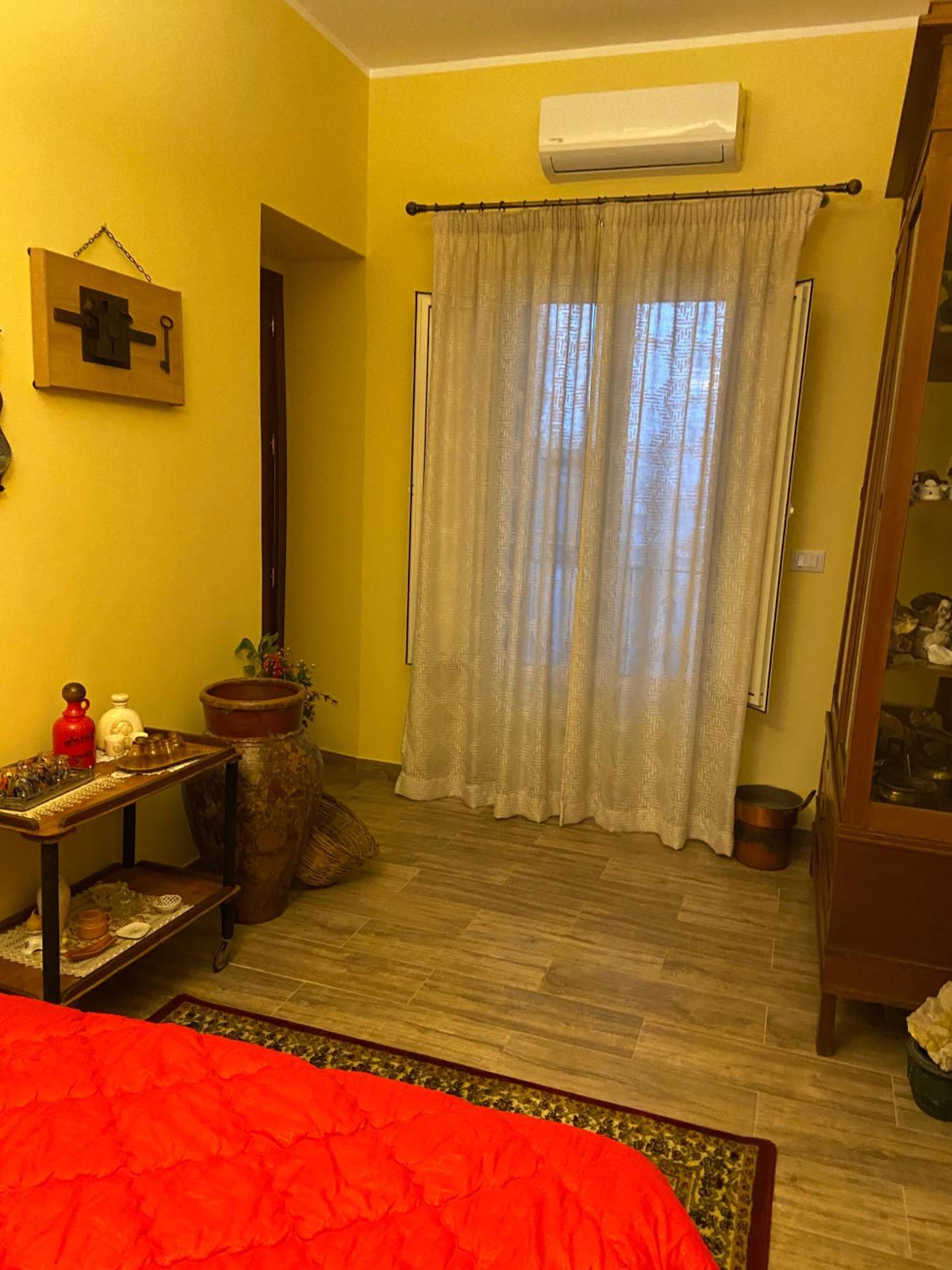 Three-Bedroom House - Photo 2