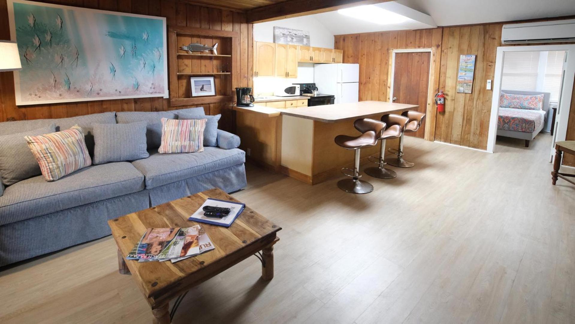 Cottage 3 - One-Bedroom Rustic open to Covered Tiki Deck