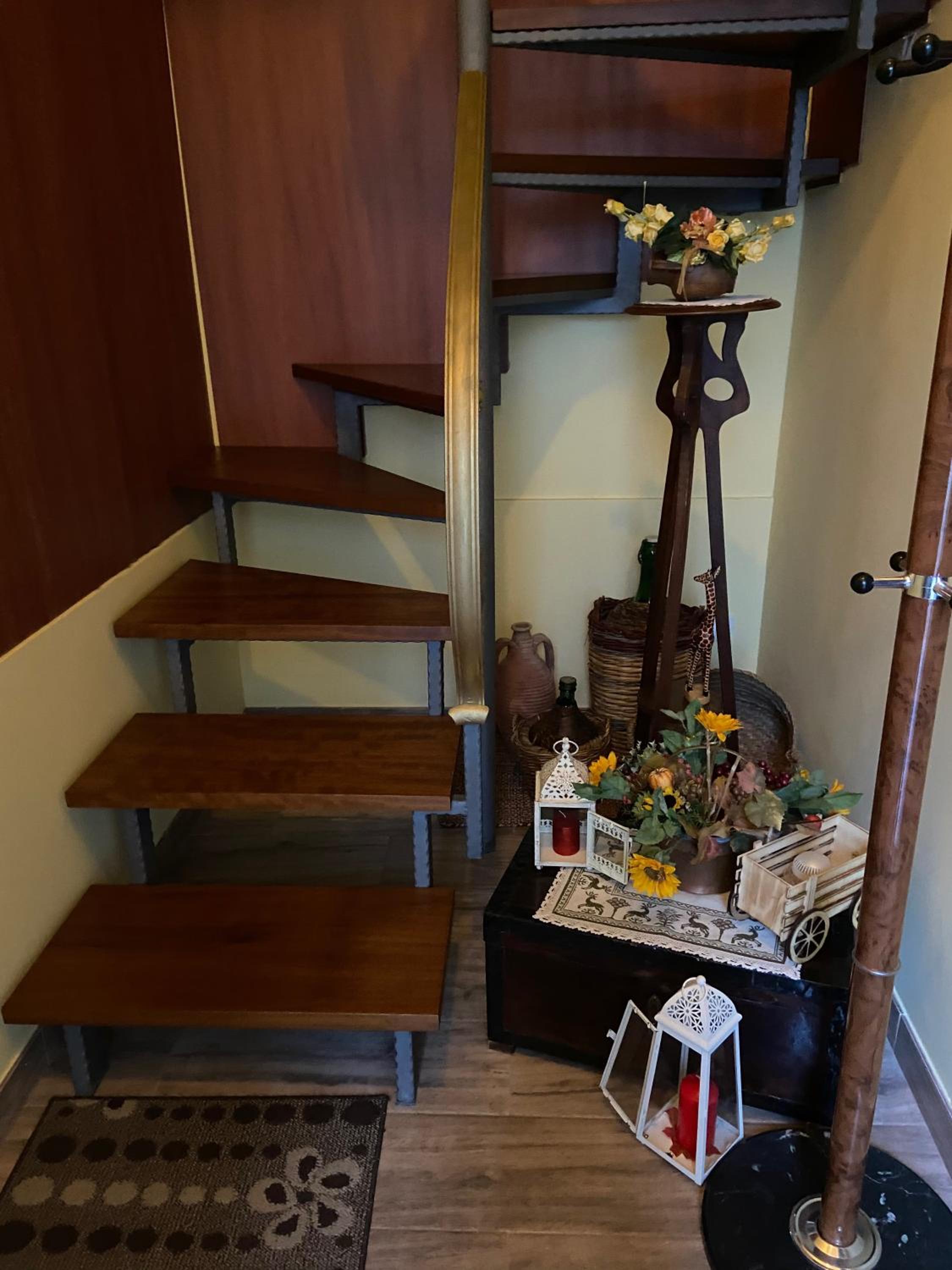 Three-Bedroom House - Photo 8