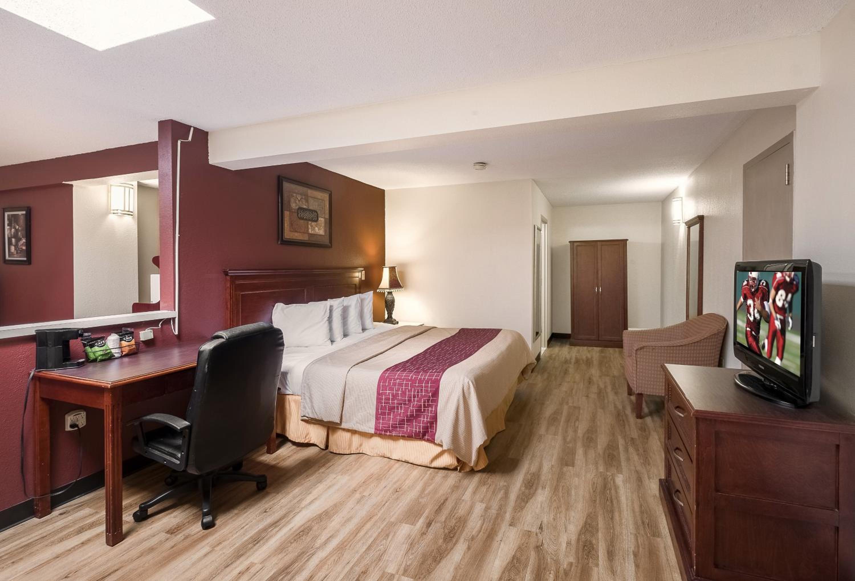 Suite King Room Non-Smoking - Photo 3