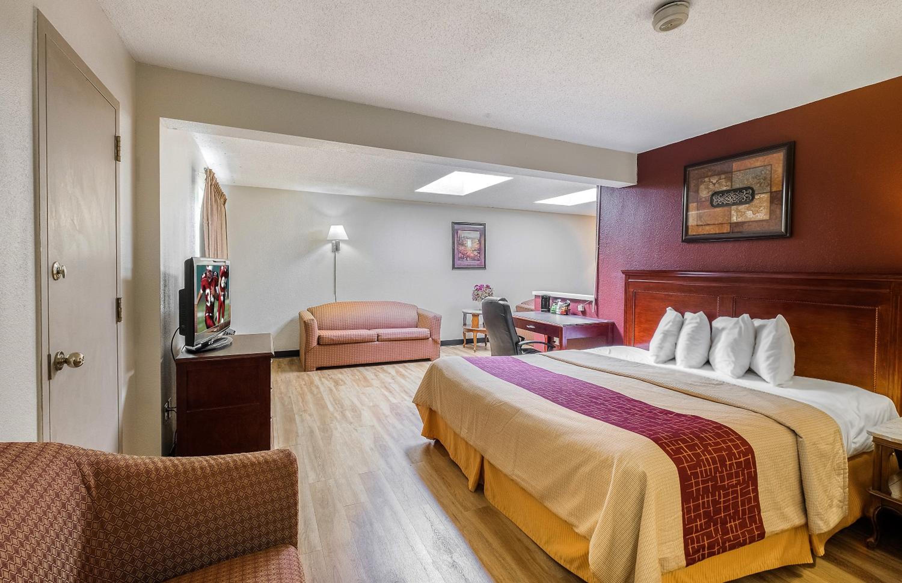 Suite King Room Non-Smoking - Photo 1