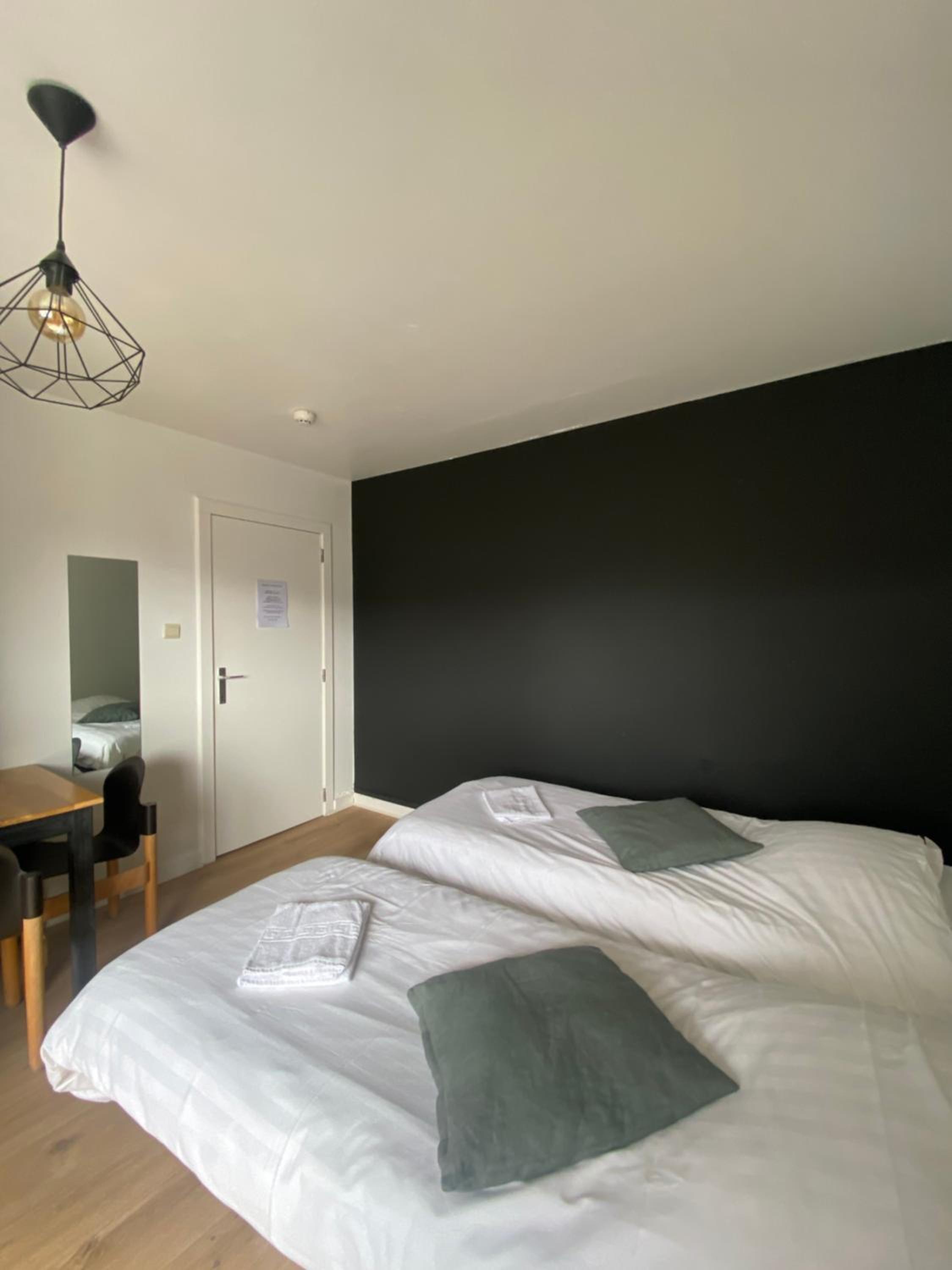 Deluxe Double Room with Shower photo 2