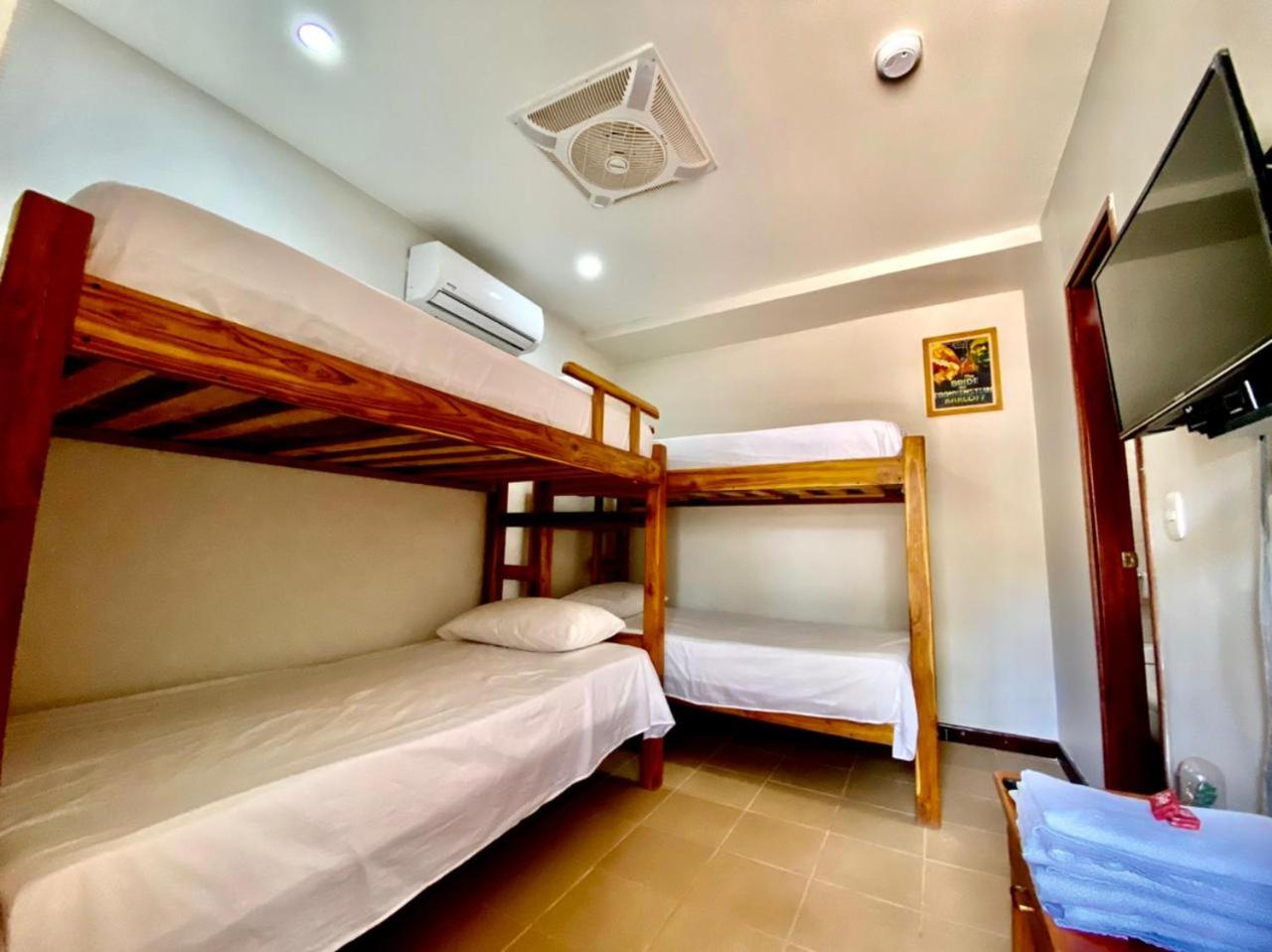 Quadruple Room with Private Bathroom