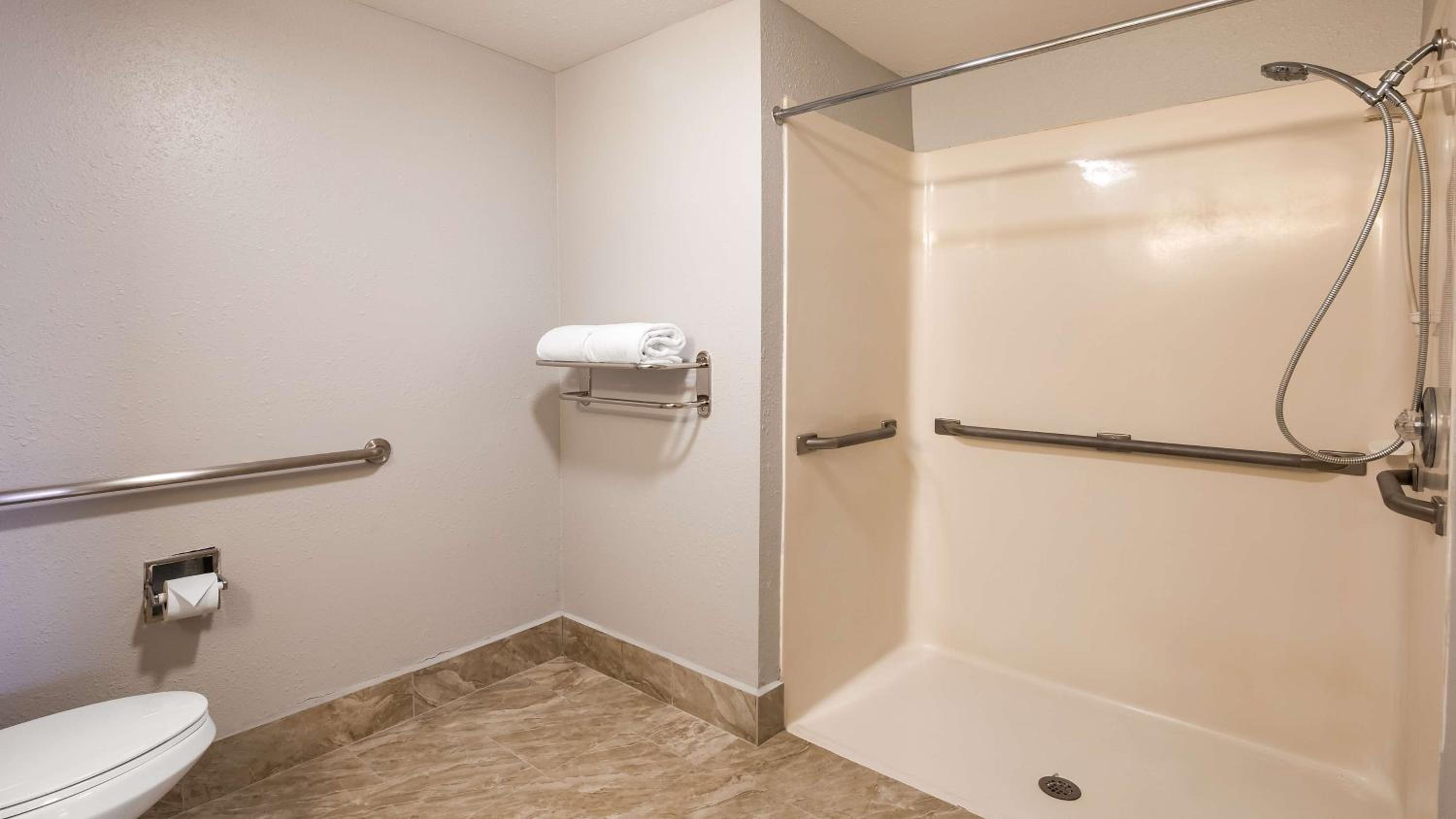 King Suite with Roll-In Shower and Separate Living Area - Disability Access/Non-Smoking - Photo 4