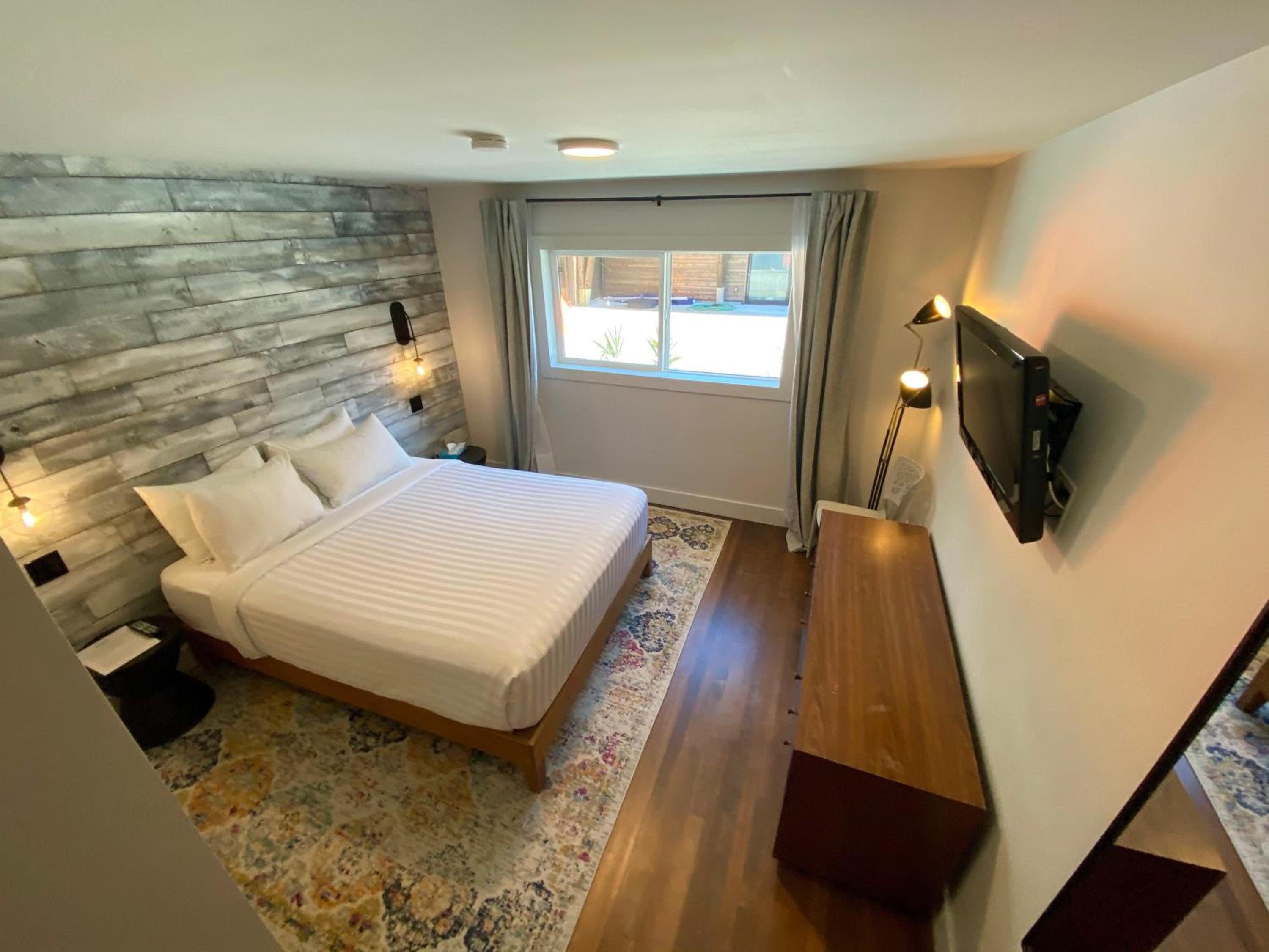 Queen Room photo 3
